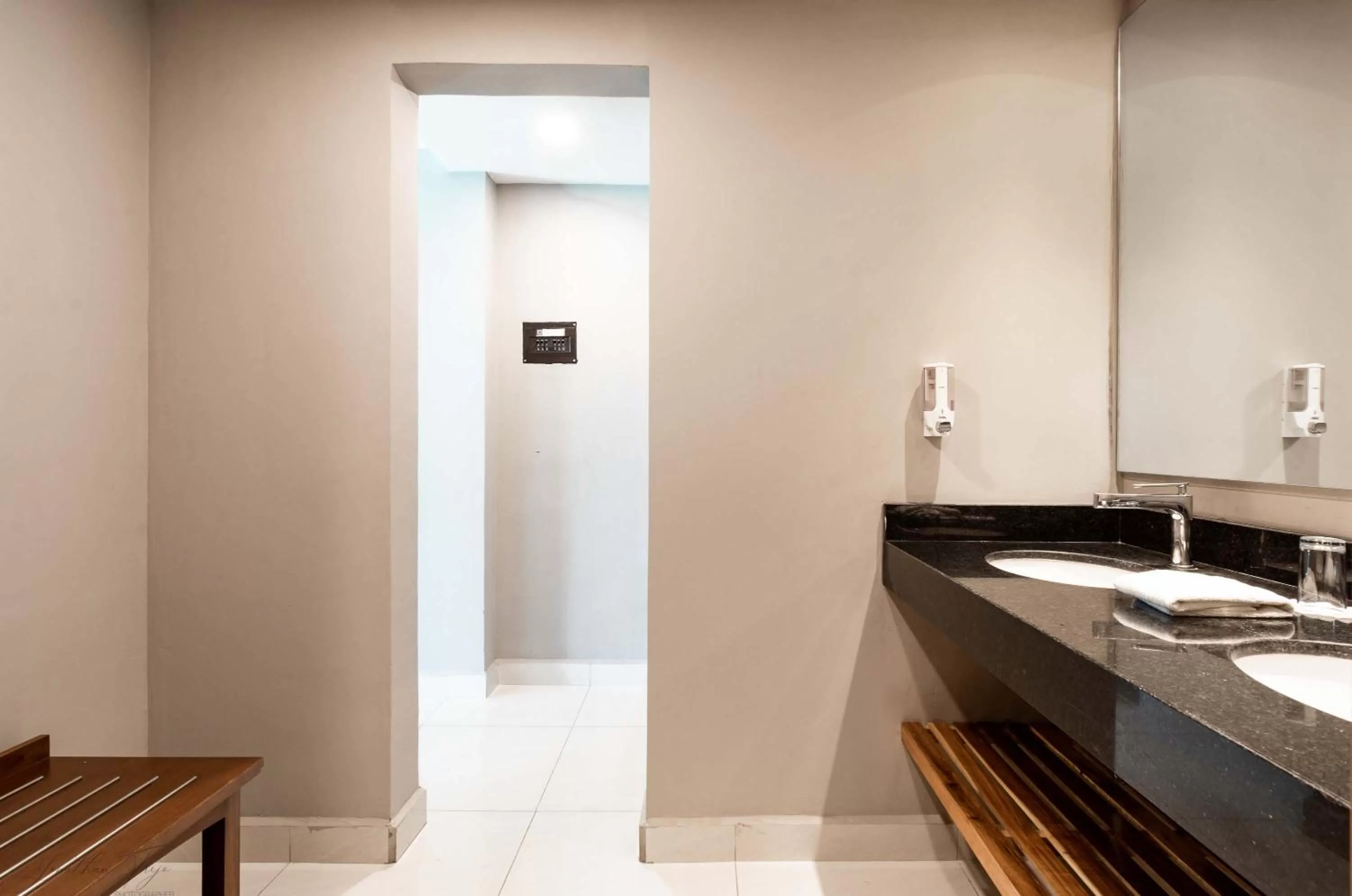 Bathroom in Ocean Dream Cancun by GuruHotel