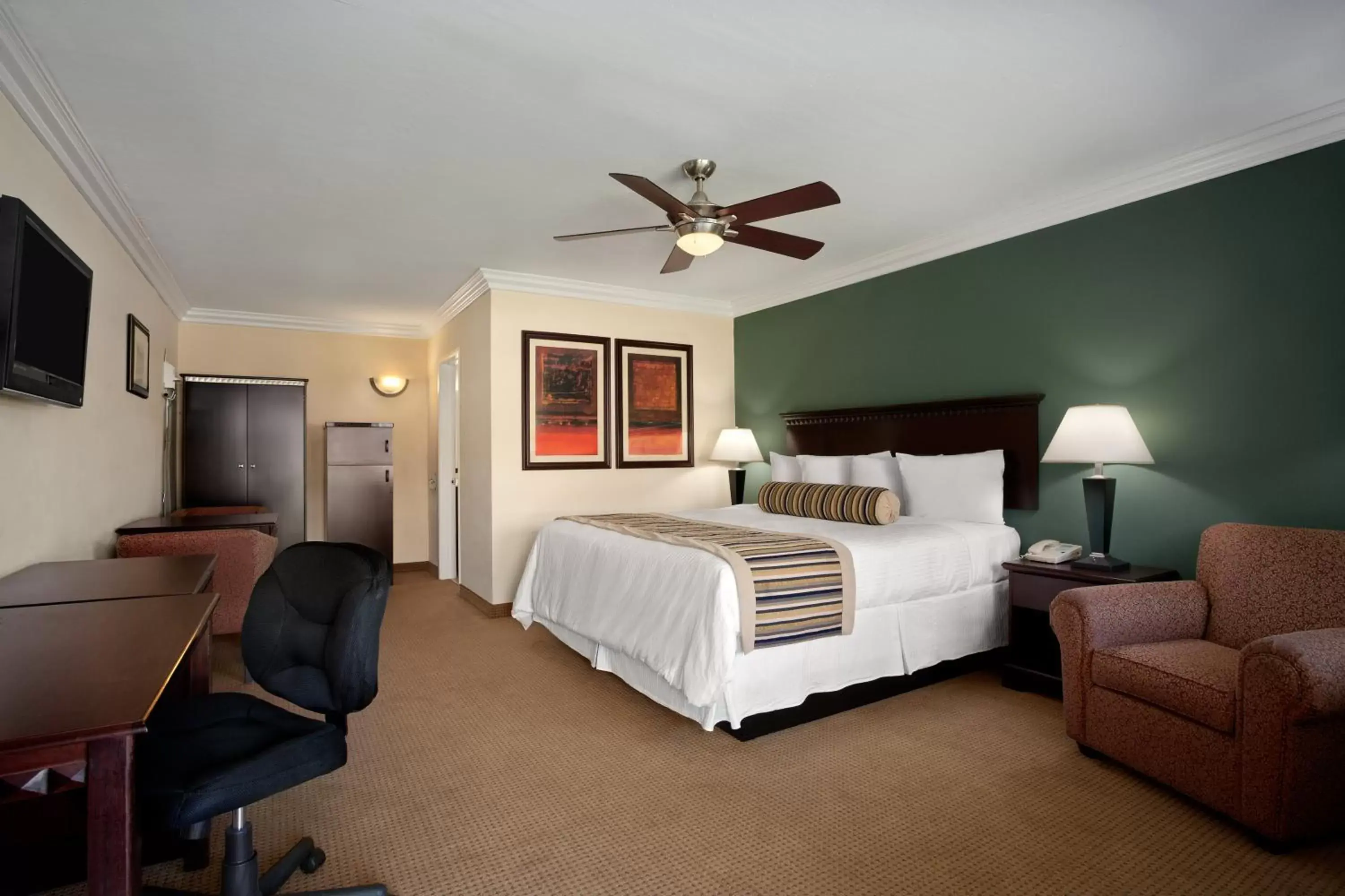 Bedroom, Bed in Travelodge by Wyndham Santa Maria