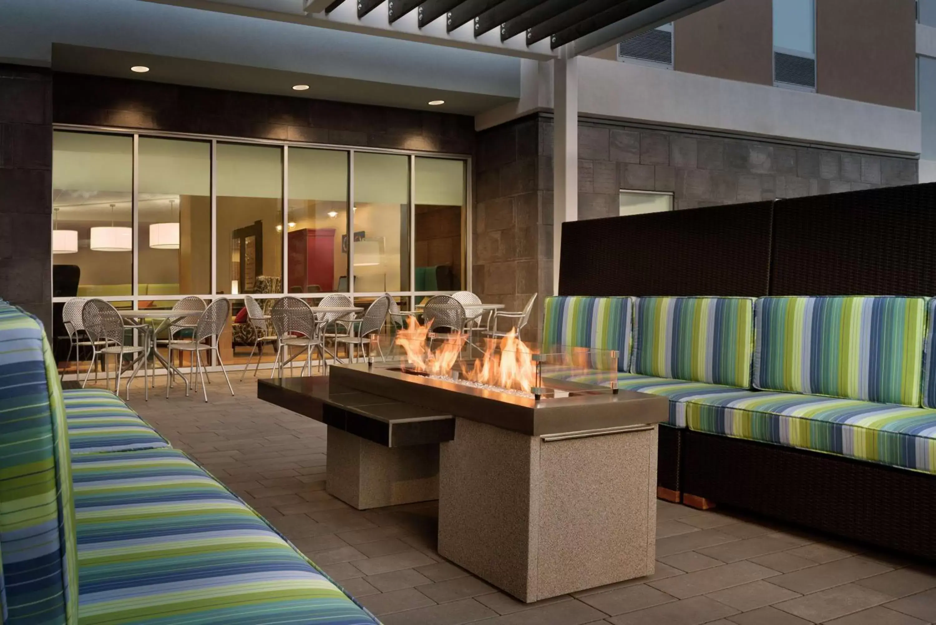 Patio in Home2 Suites by Hilton Roseville Minneapolis