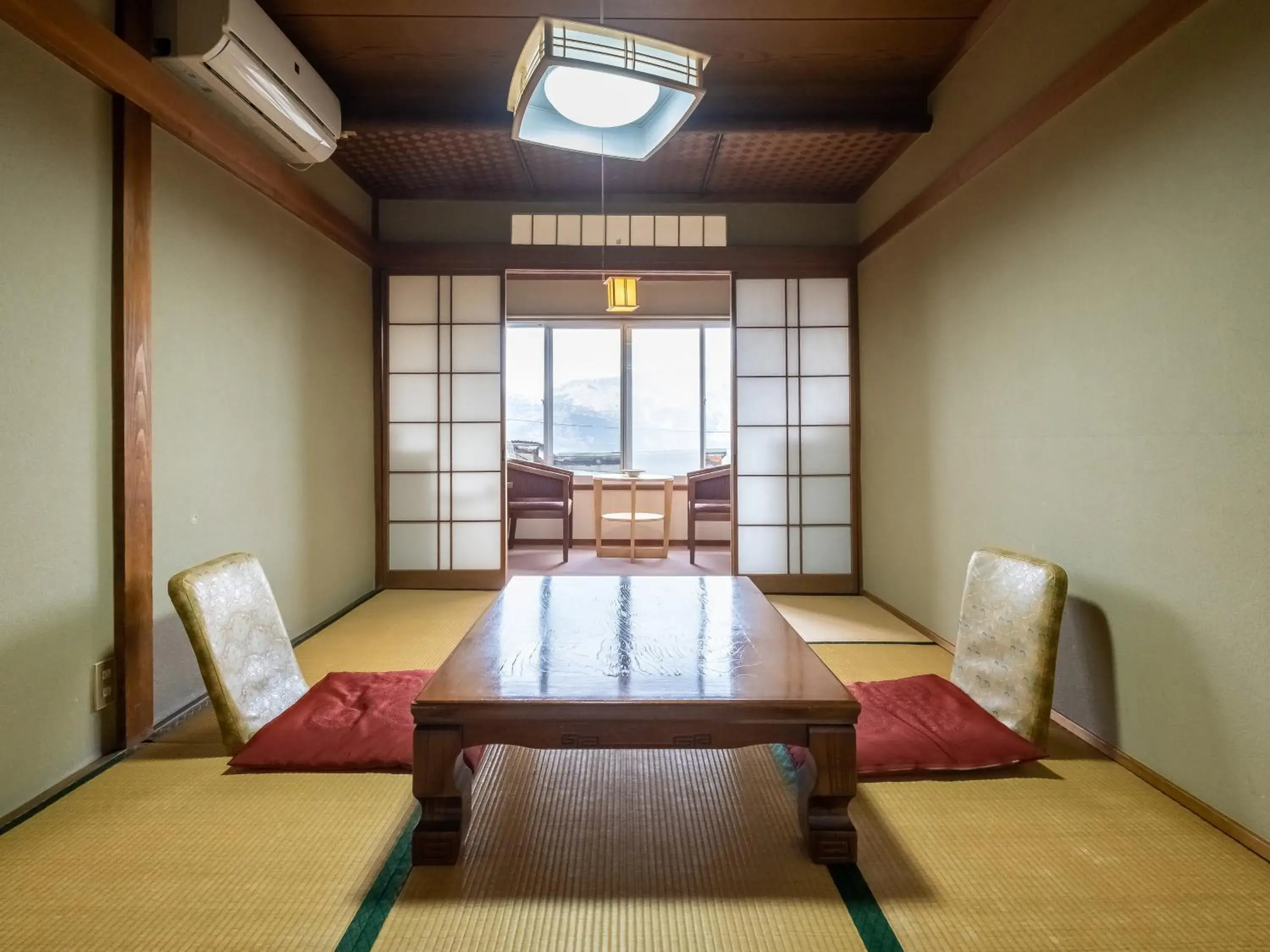 Photo of the whole room in Hakone Shirayunoyado Yamadaya Ryokan