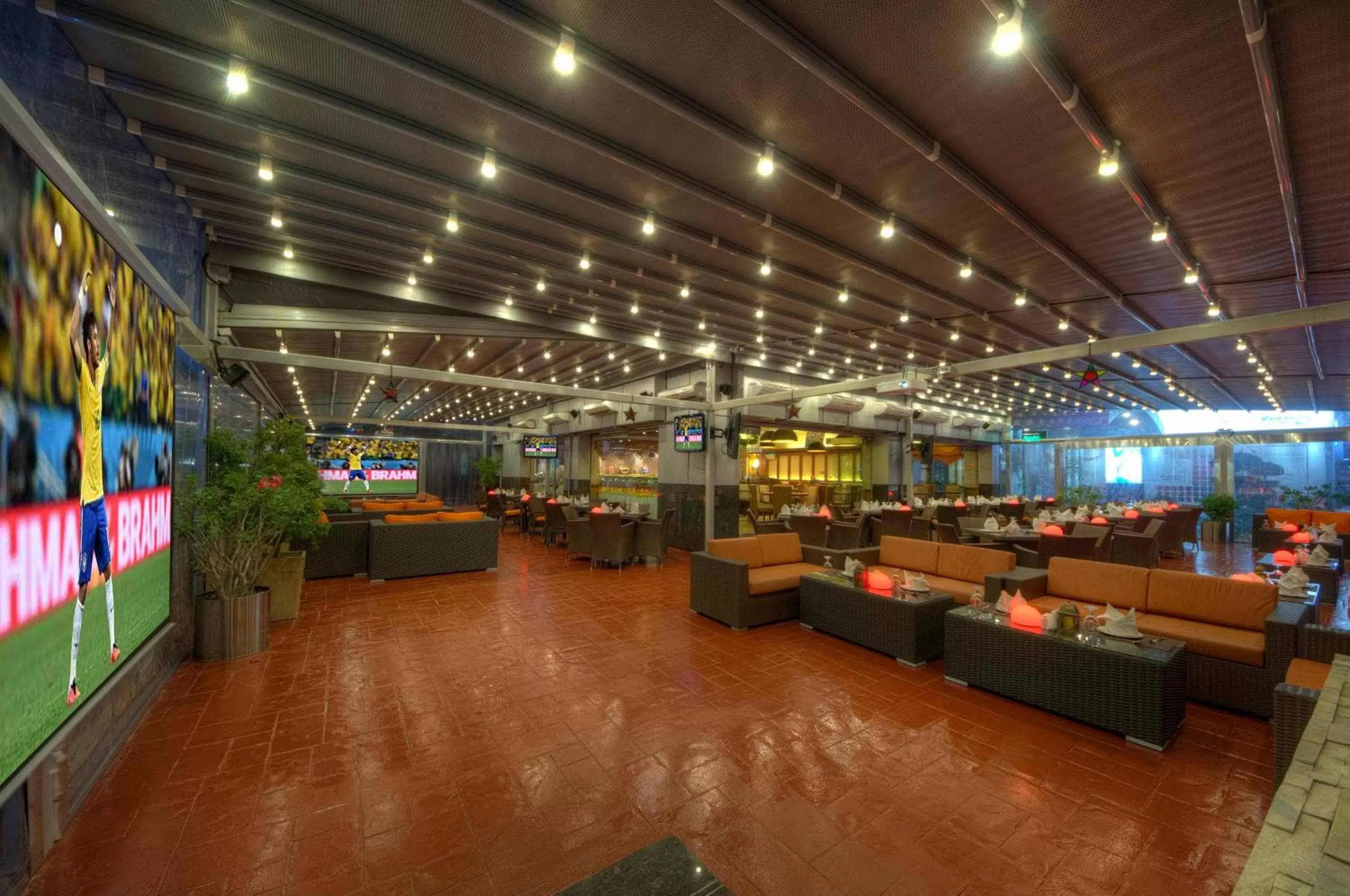 Restaurant/places to eat in Marina View Deluxe Hotel Apartment Restaurant/places to eat in Marina View Deluxe Hotel Apartment