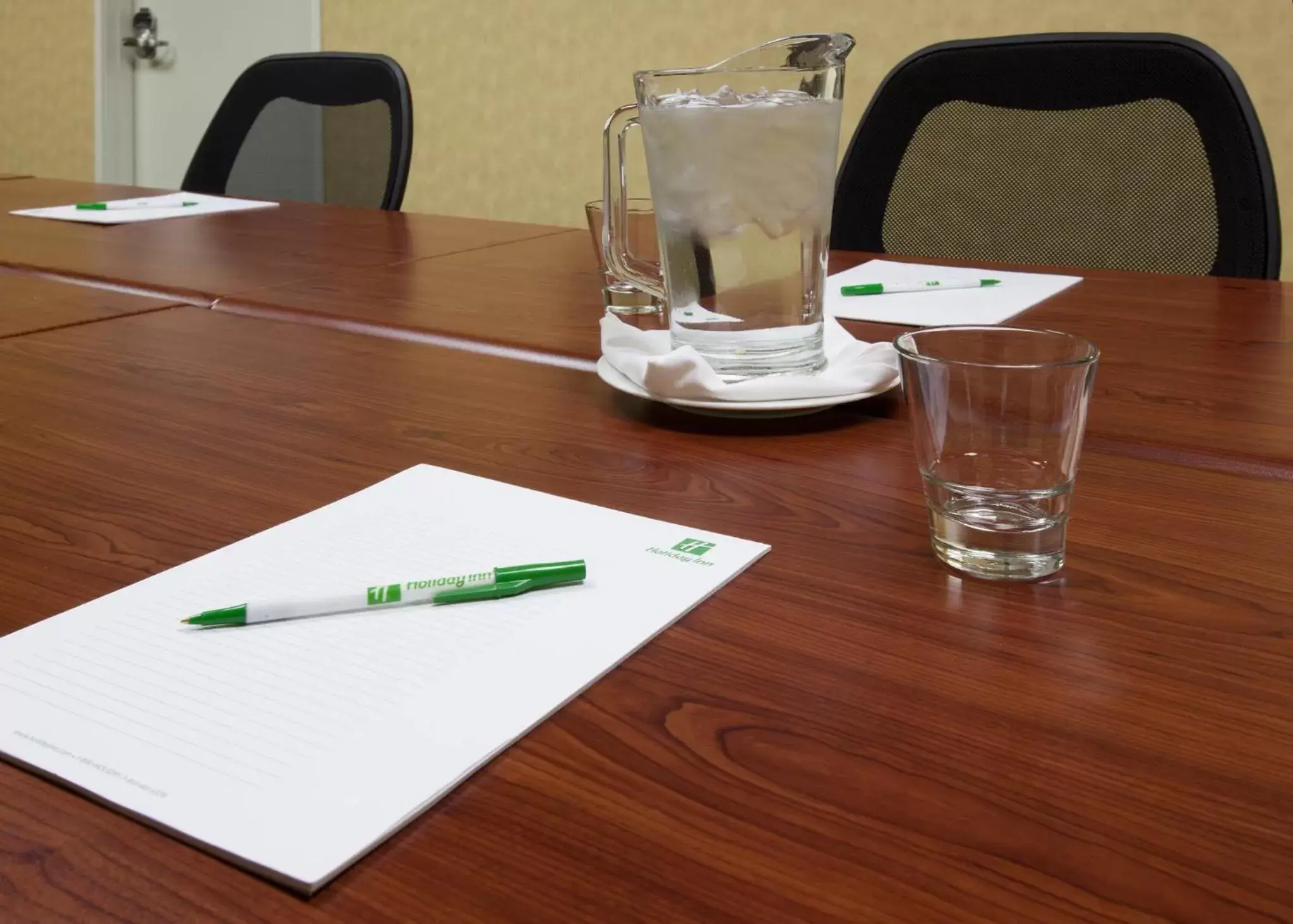 Meeting/conference room, Restaurant/Places to Eat in Holiday Inn Lincoln Southwest, an IHG Hotel