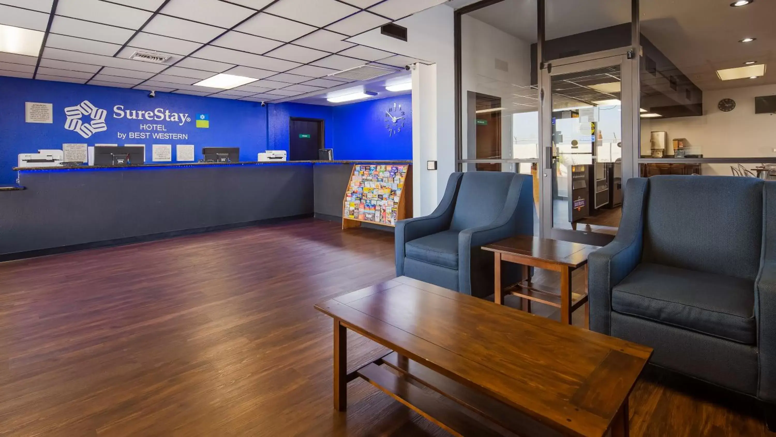 Lobby or reception in SureStay Hotel by Best Western Phoenix Airport