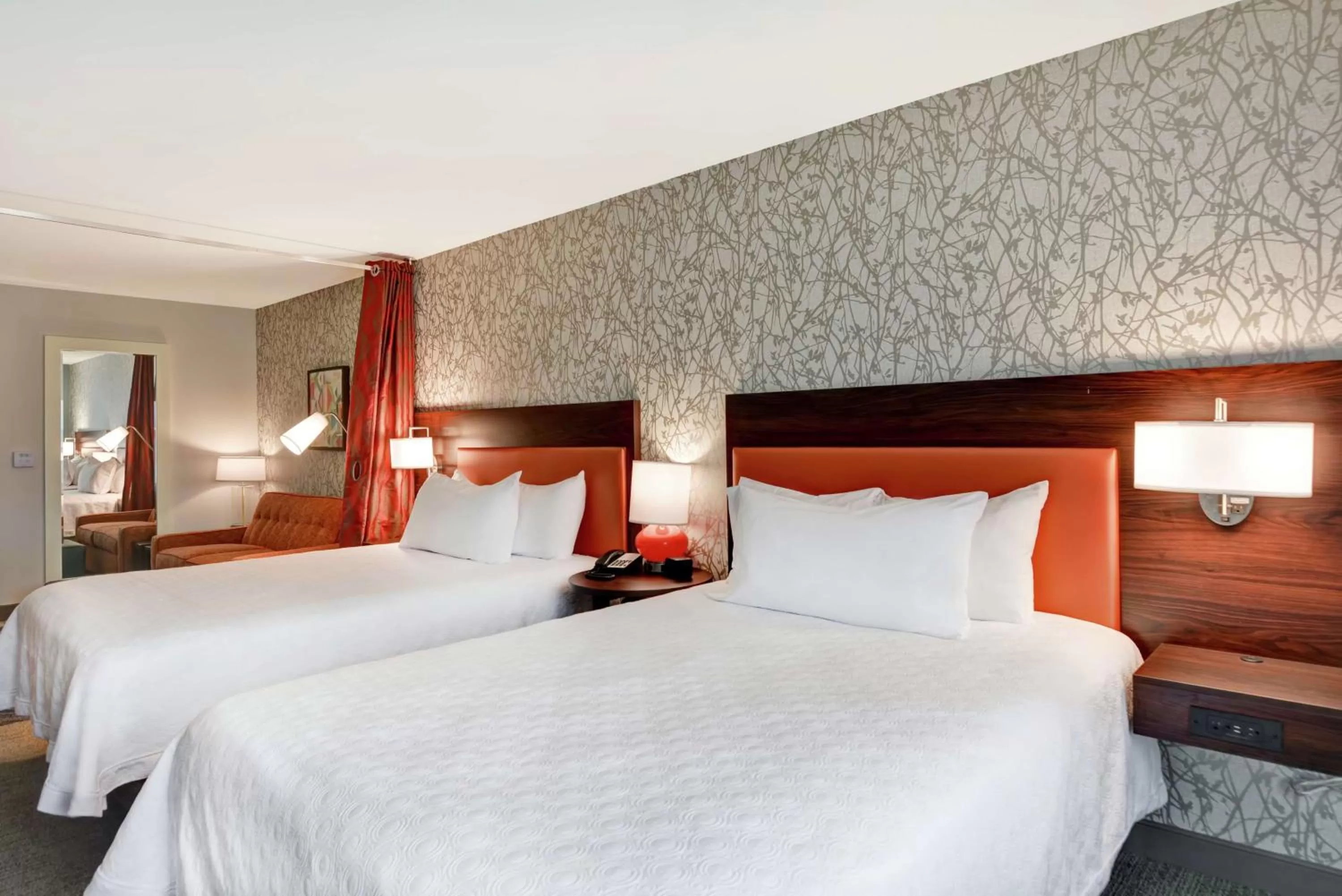 Living room, Bed in Home2 Suites By Hilton Madison Huntsville Airport