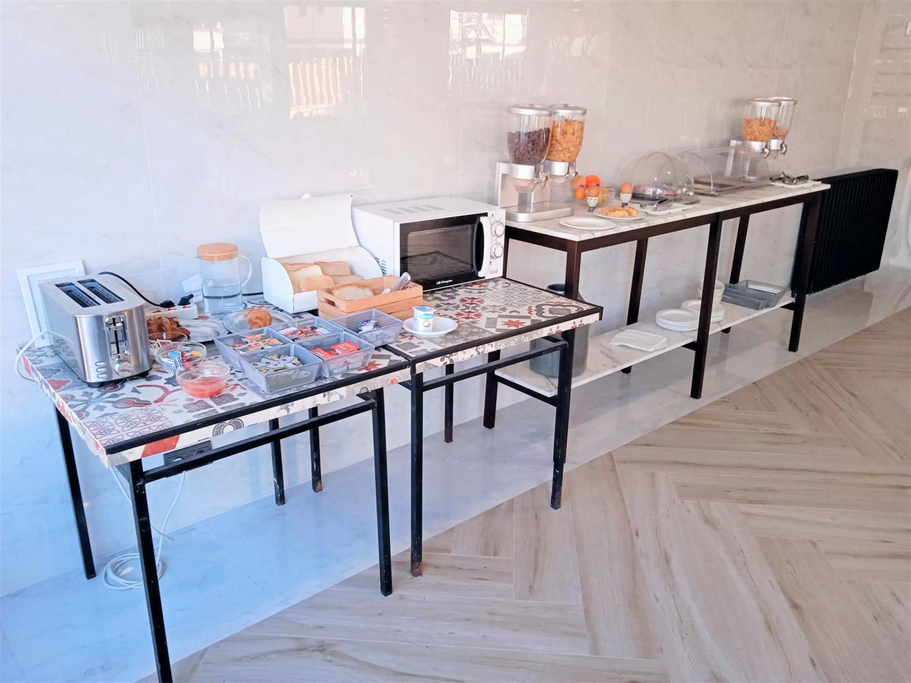 Buffet breakfast in Hotel 153