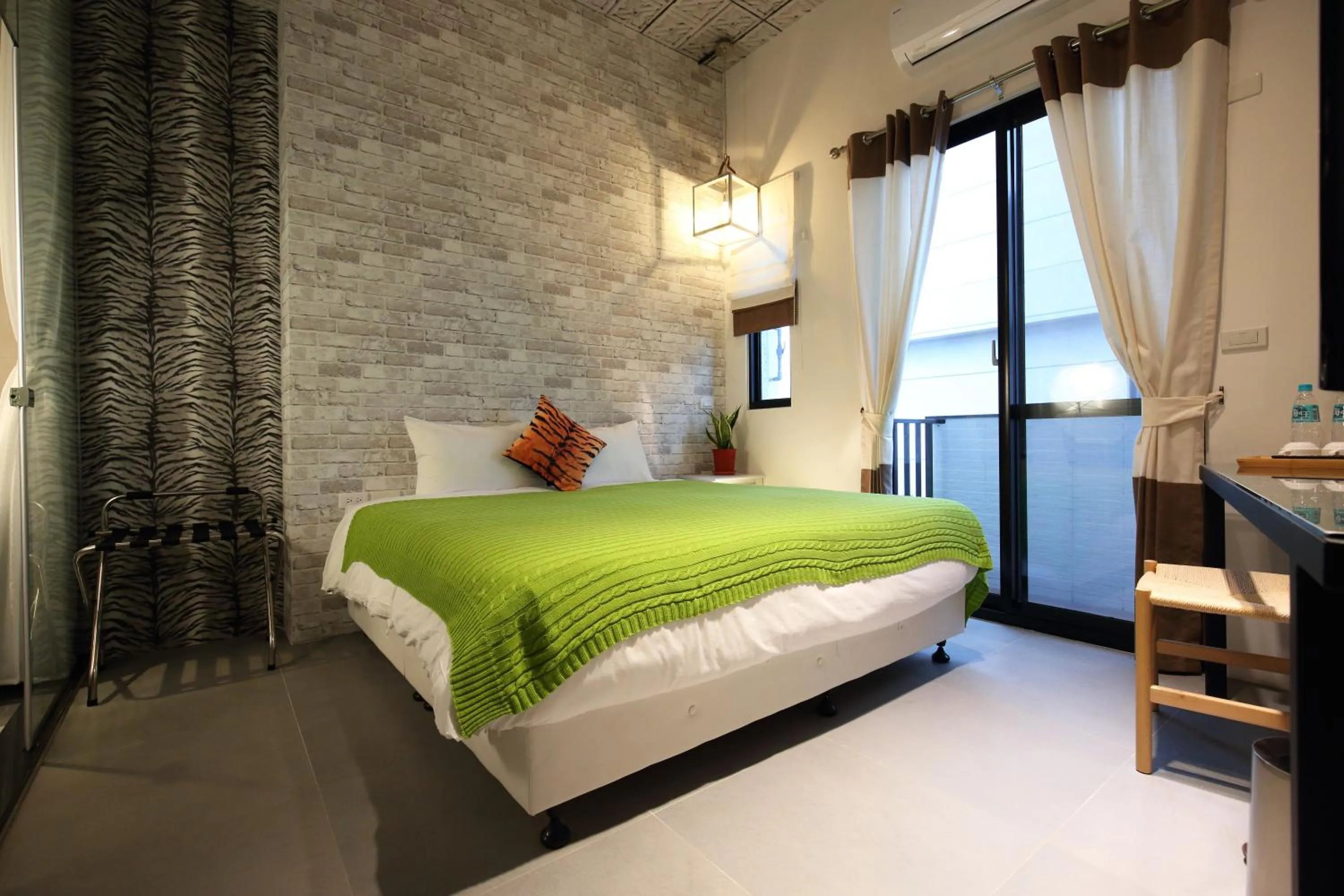 指南針民宿2178 & 工殿民宿2182