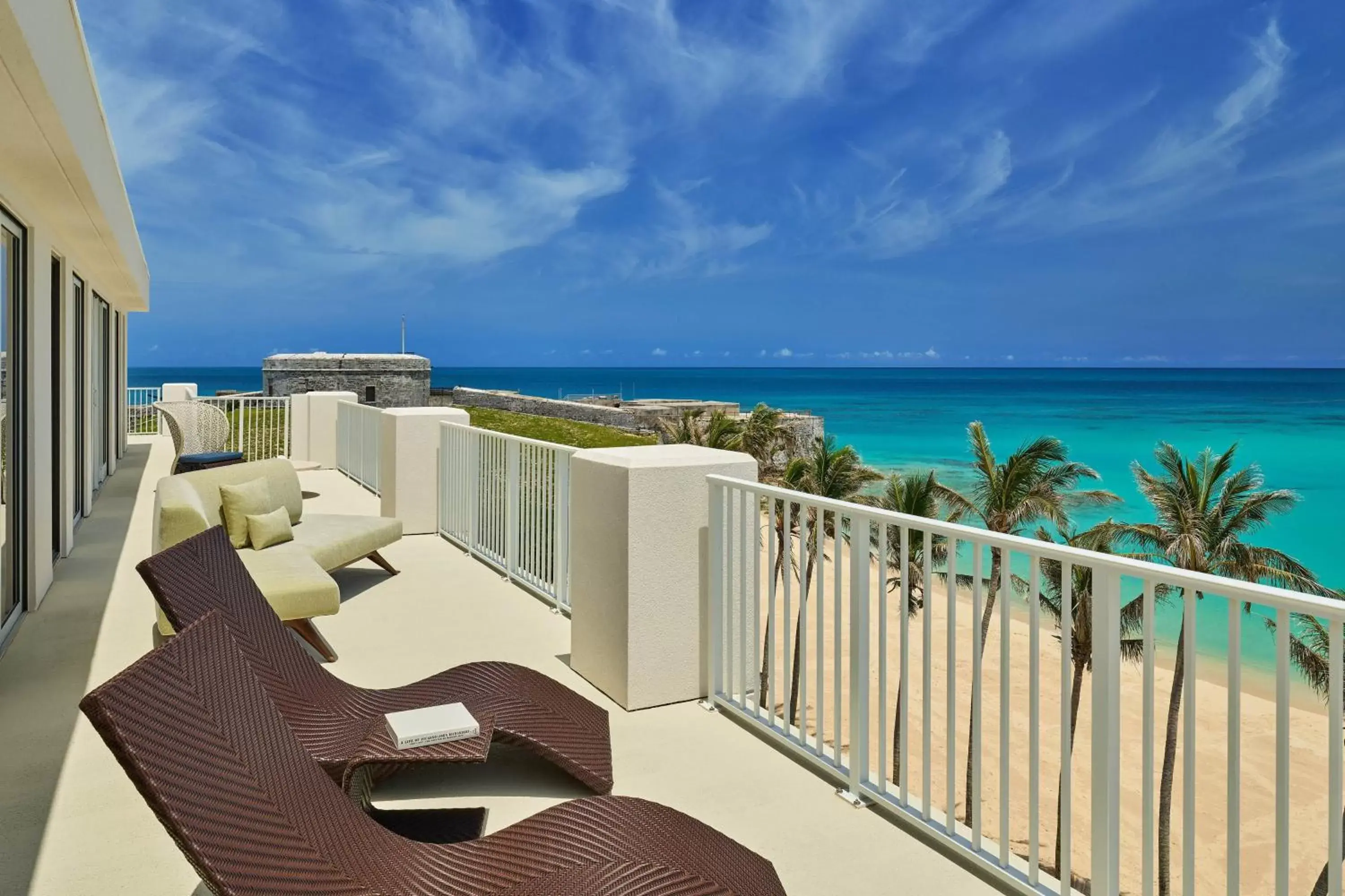 Bedroom, Balcony/Terrace in The St Regis Bermuda Resort