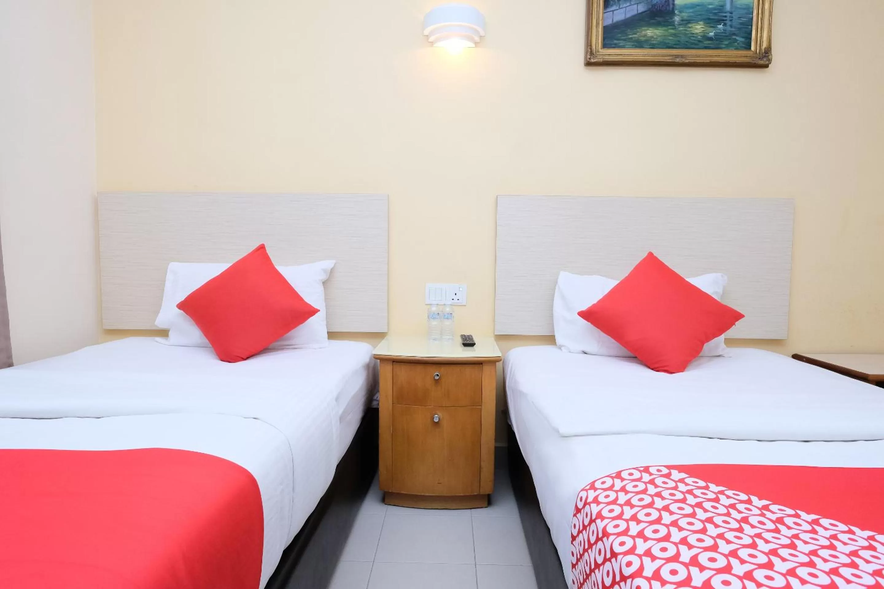 Bedroom in Super OYO 635 Seven Days Hotel