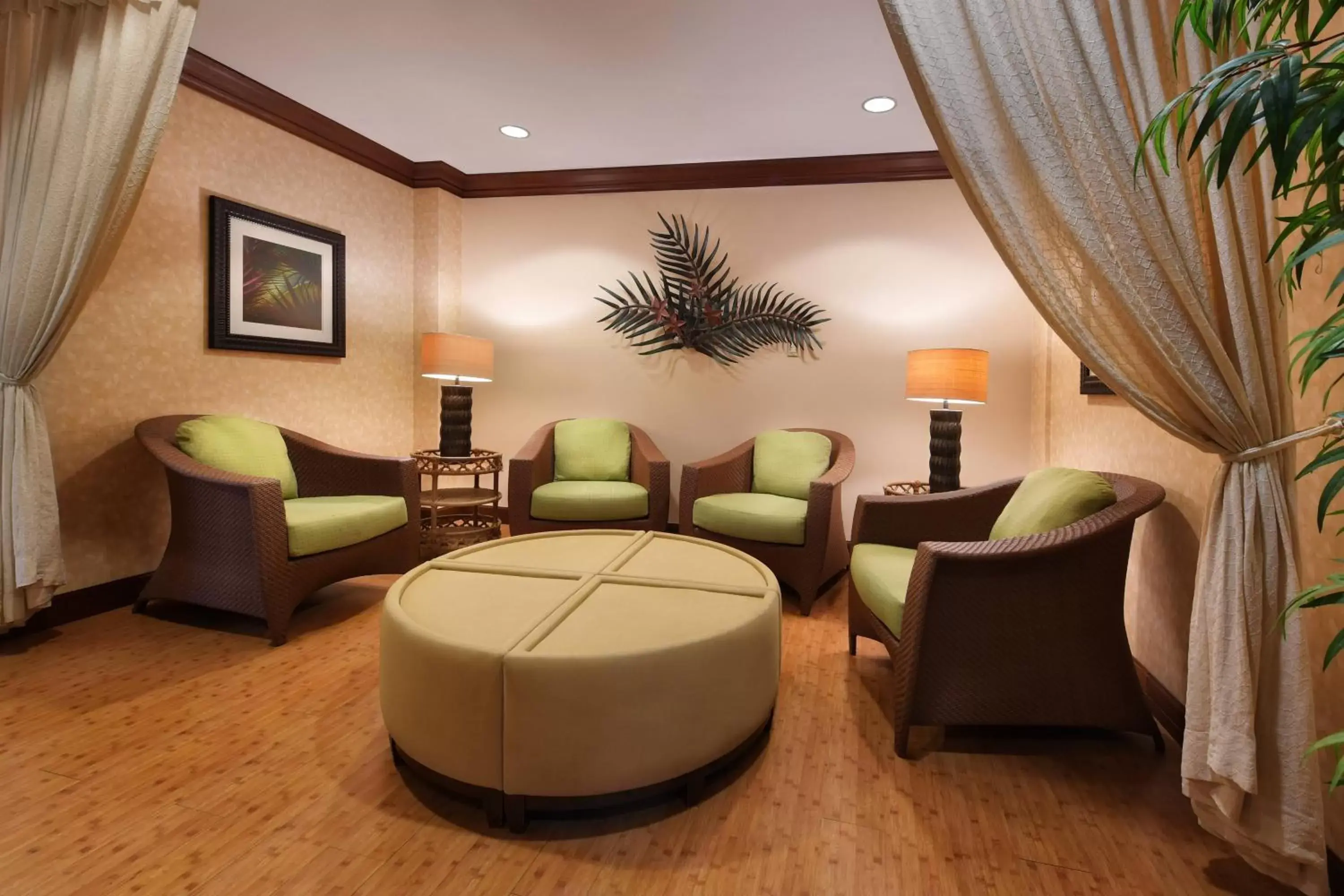 Spa and wellness centre/facilities, Seating Area in Marriott's Maui Ocean Club - Molokai, Maui & Lanai Towers