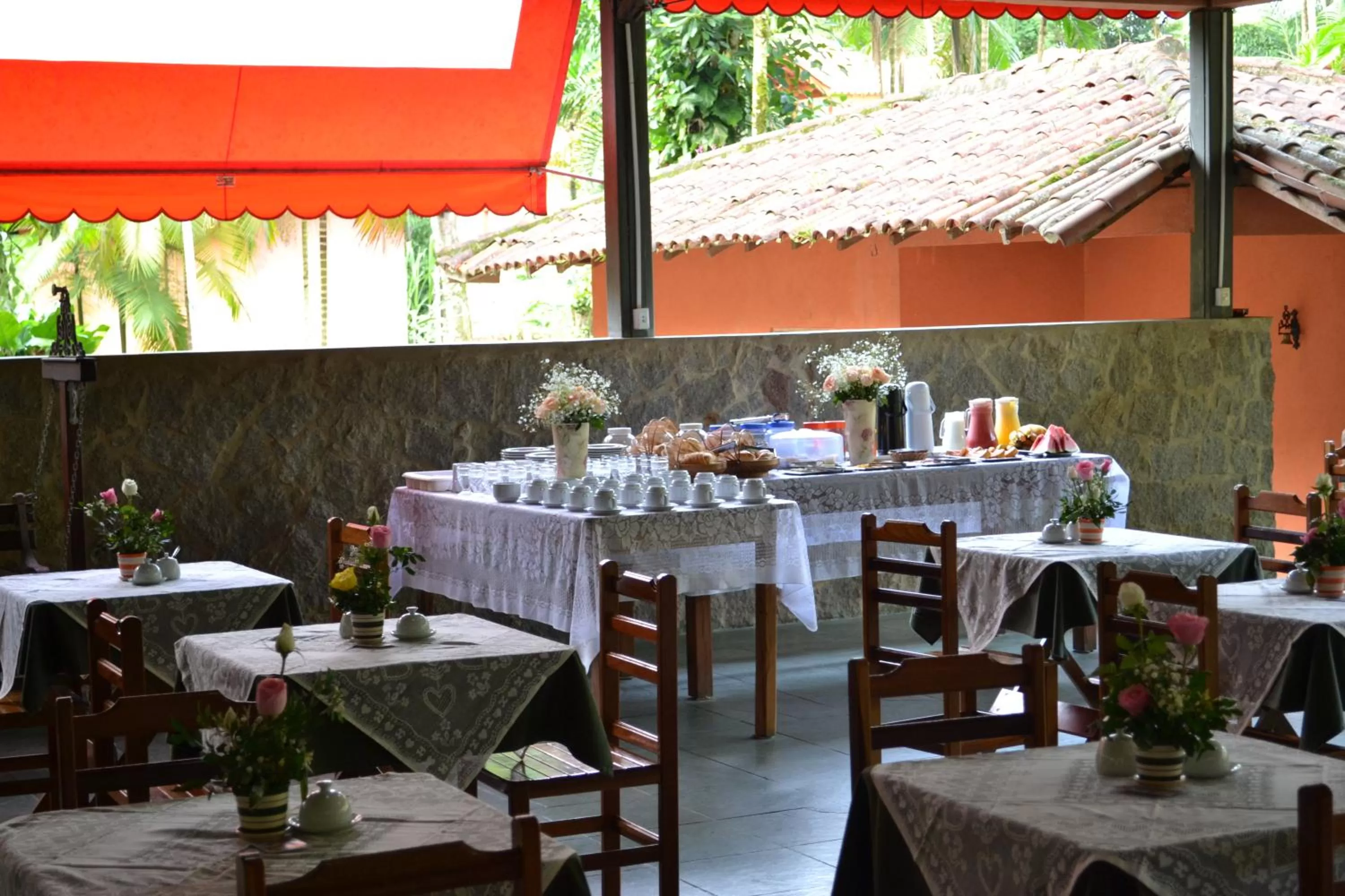 Restaurant/places to eat in Pousada Canto do Curió Paraty