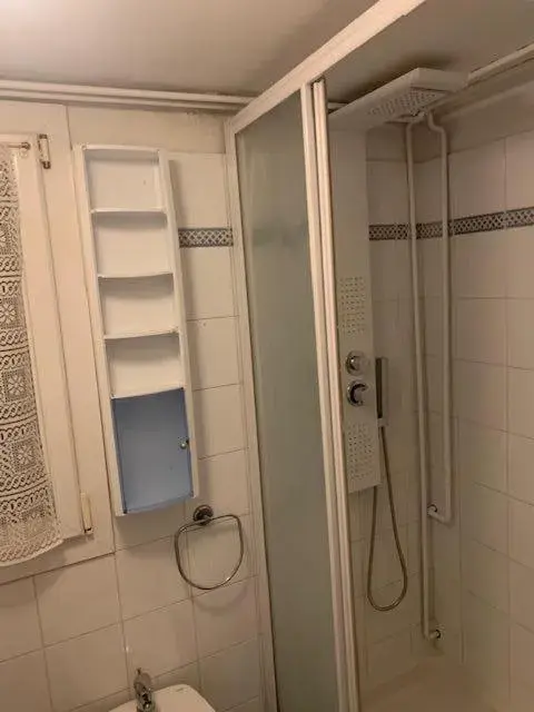 Bathroom in Hotel La Pergola di Venezia