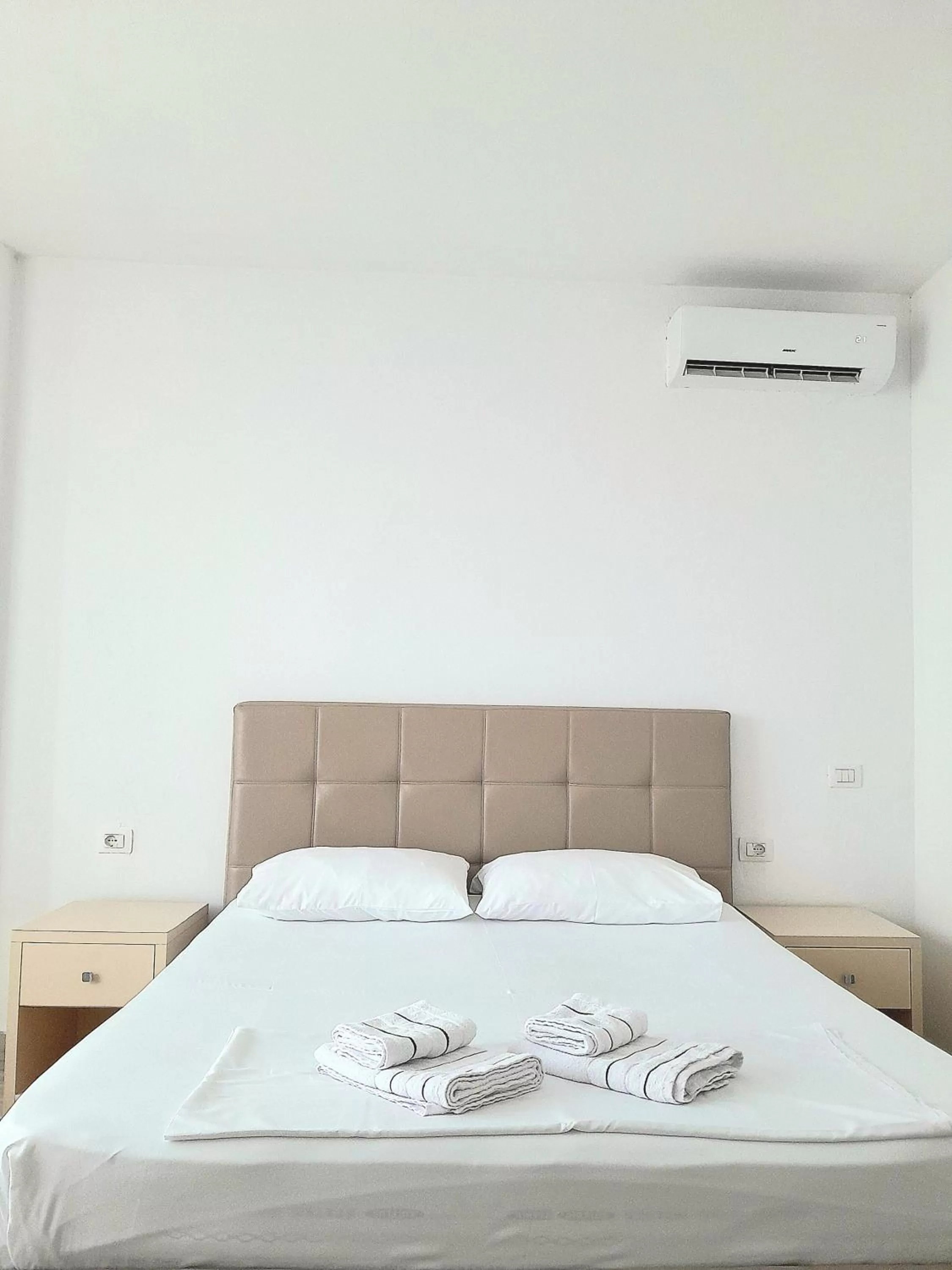 Bed in Hotel Restaurant Univers