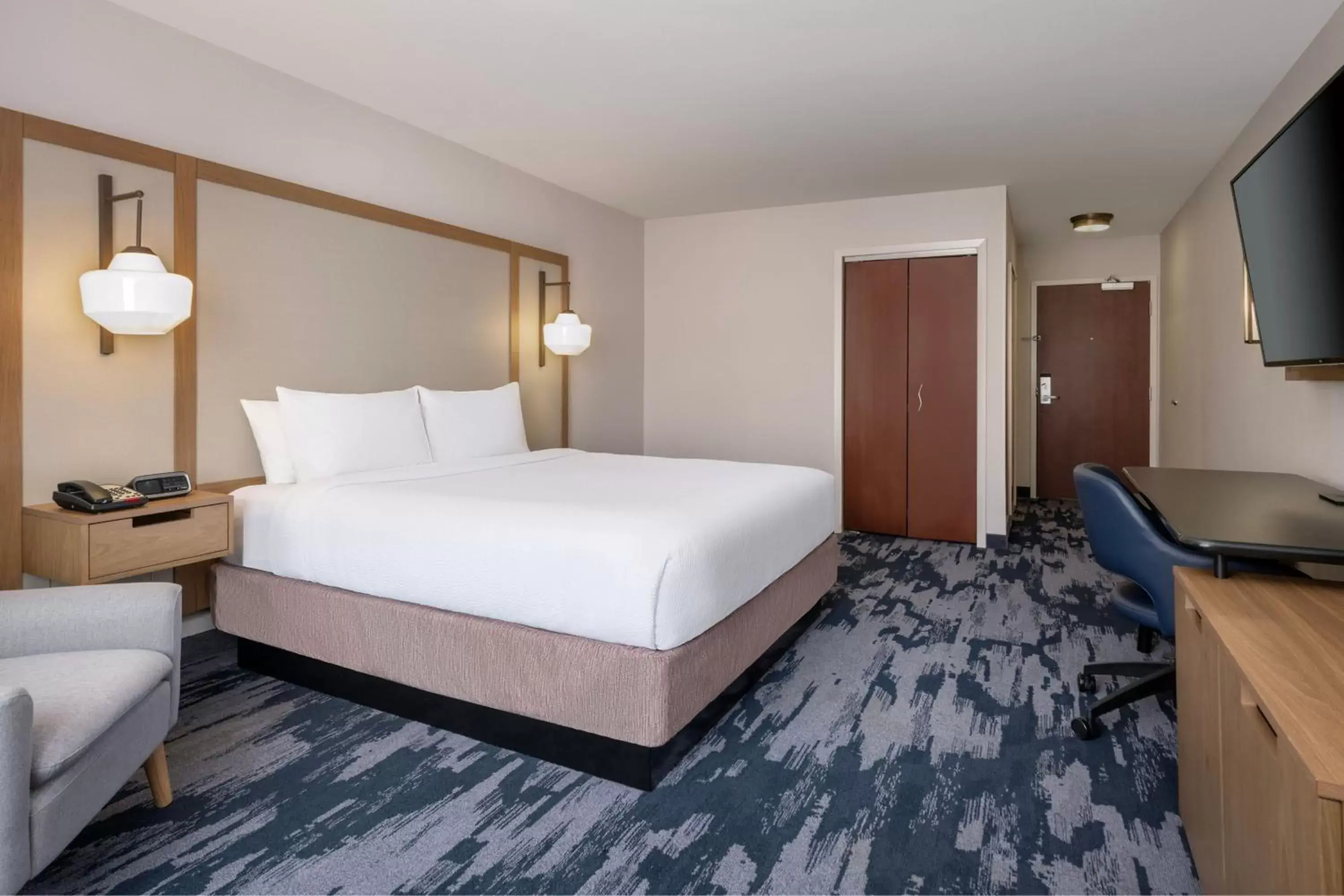 Photo of the whole room, Bed in Fairfield Inn & Suites Denton