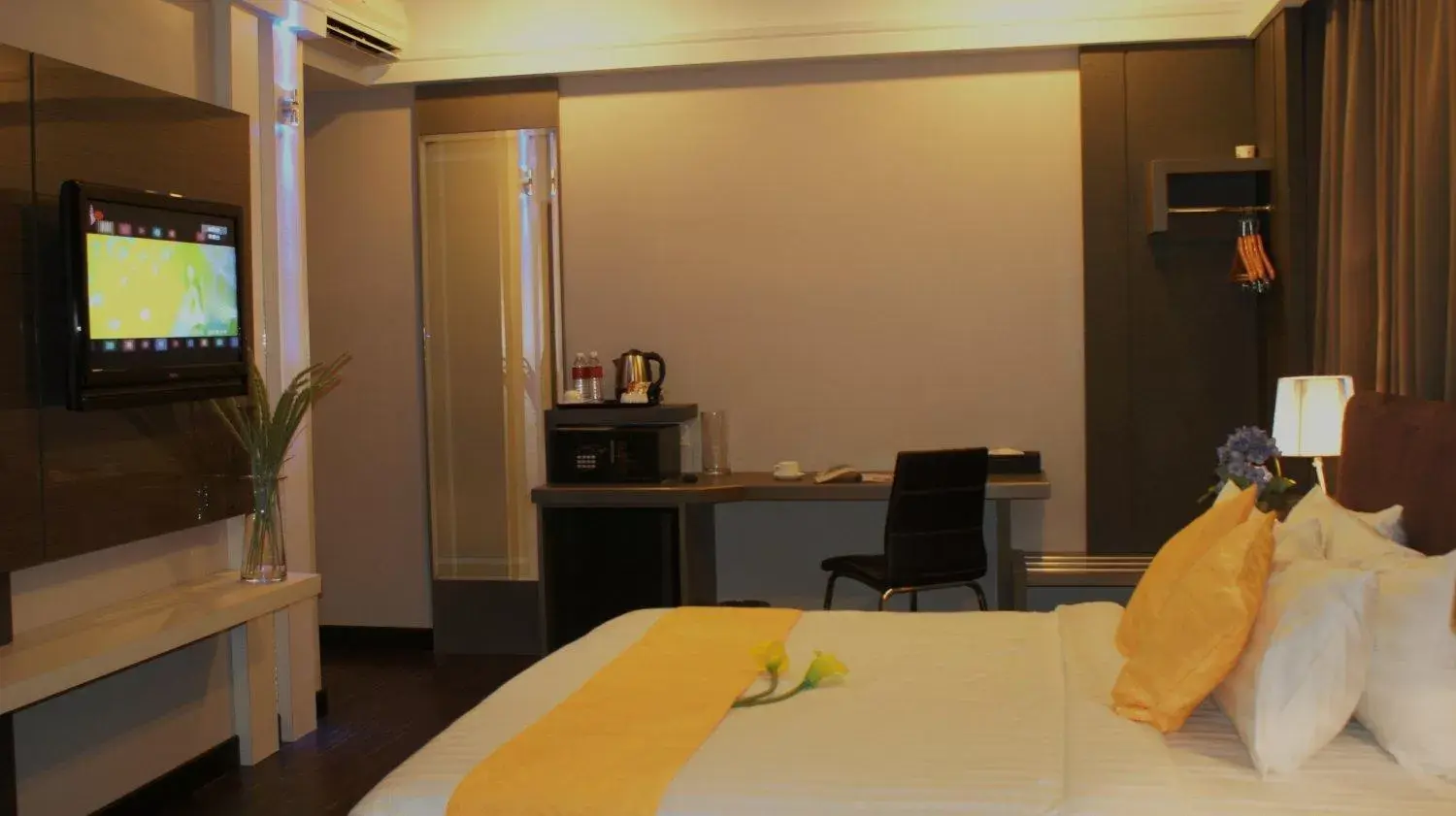 Photo of the whole room, Bed in De Hotel Ipoh Photo of the whole room, Bed in De Hotel Ipoh