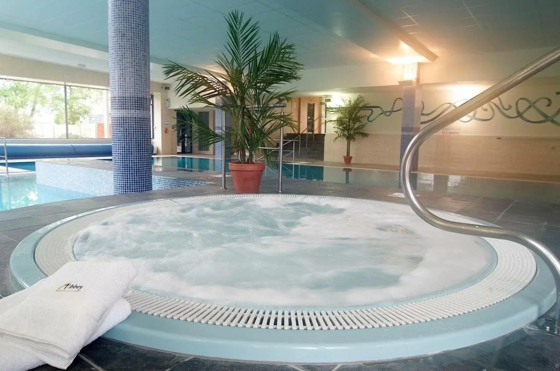 Hot Tub, Swimming Pool in Abbey Hotel Roscommon