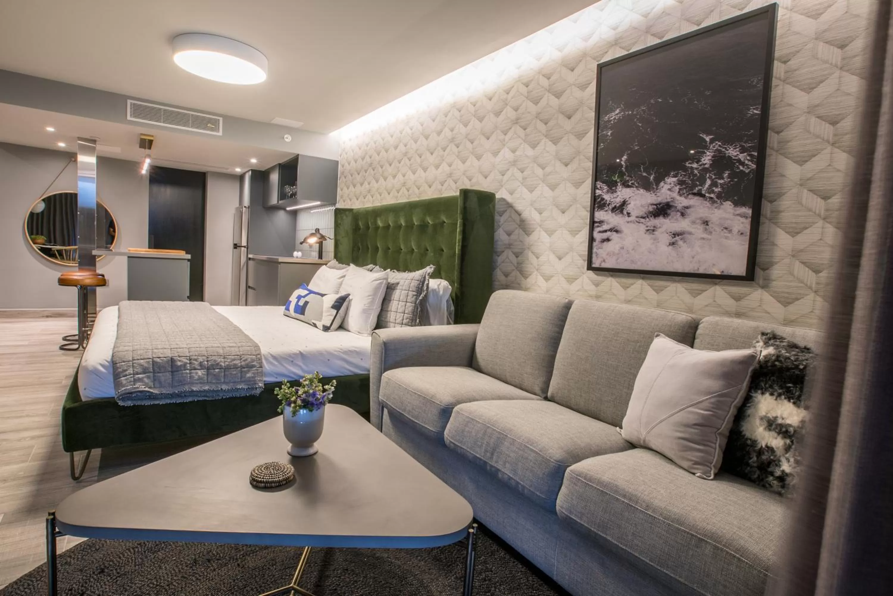 Living room in OCEAN VIEW DELUXE SUITE: PVT. BEACH & POOL