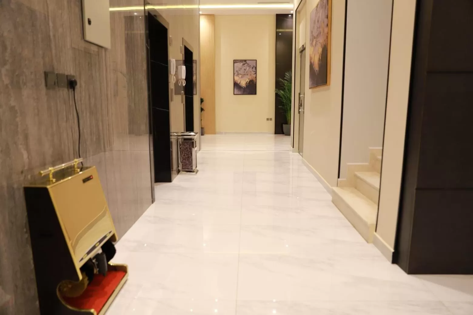 elevator in Tulip View Hotel
