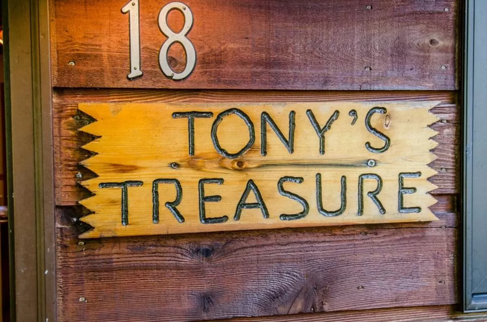 Facade/entrance in Asheville Cabins of Willow Winds