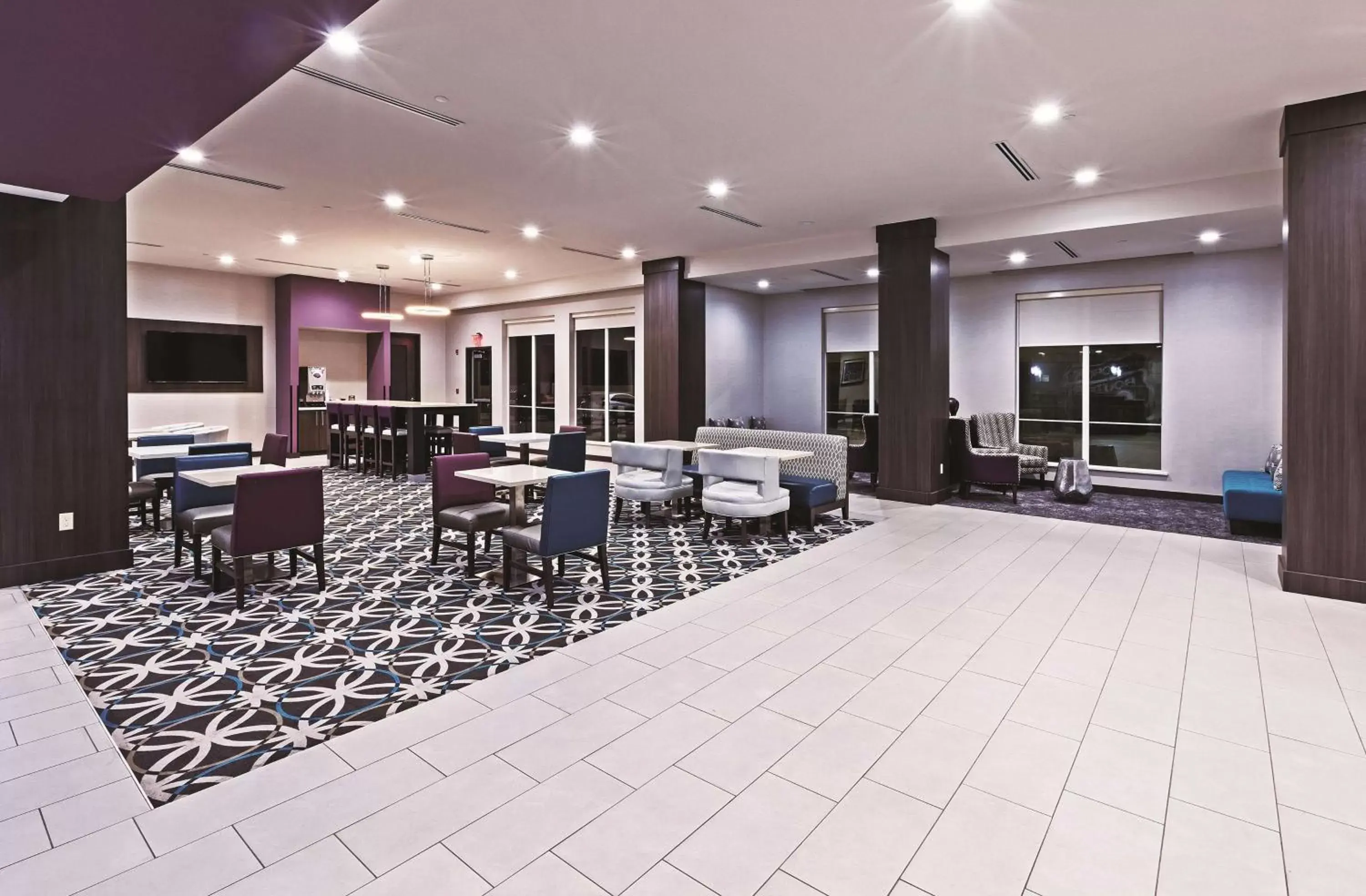 Lobby or reception in La Quinta by Wyndham Claremore Lobby or reception in La Quinta by Wyndham Claremore