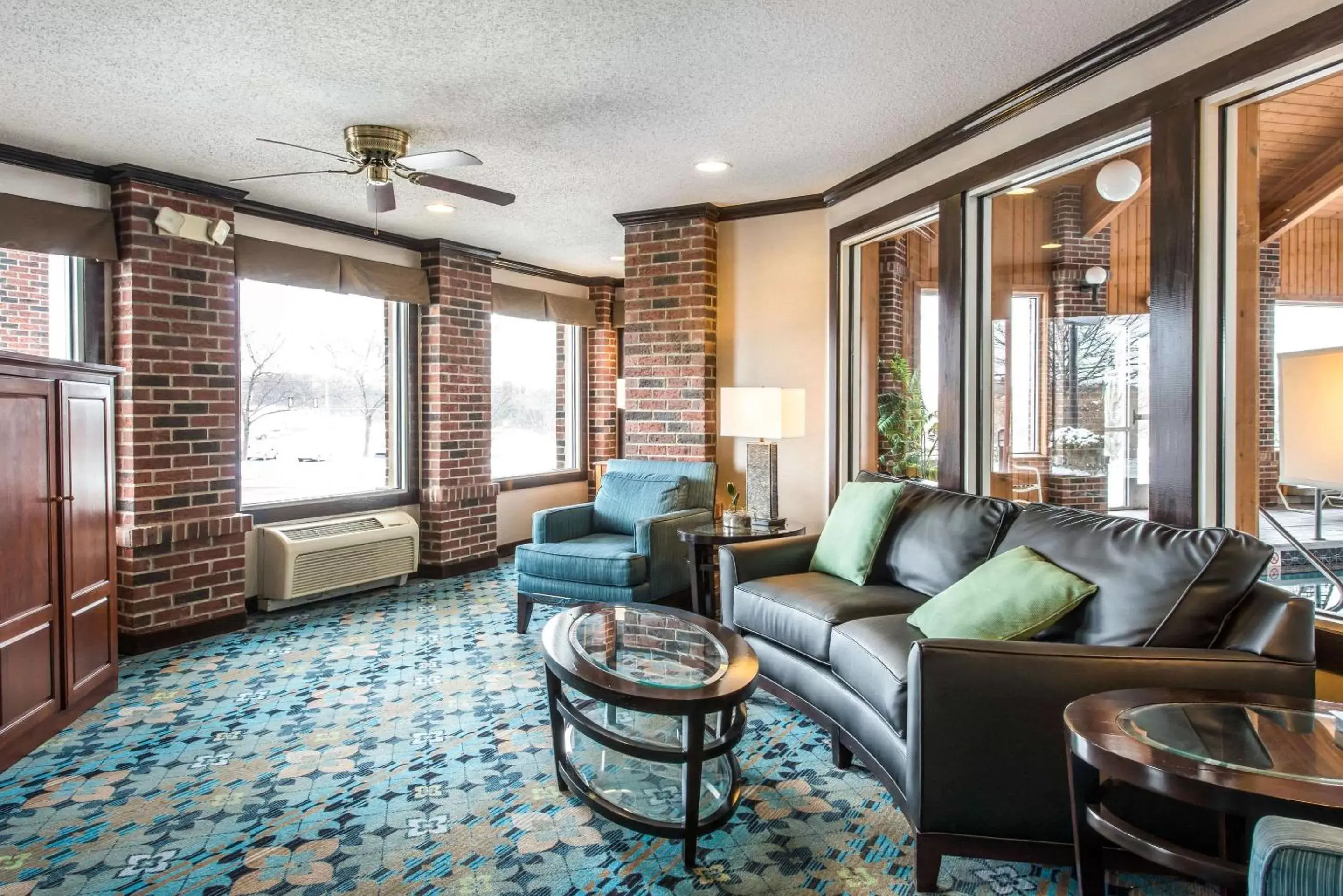 Lobby or reception, Seating Area in Comfort Inn Weirton