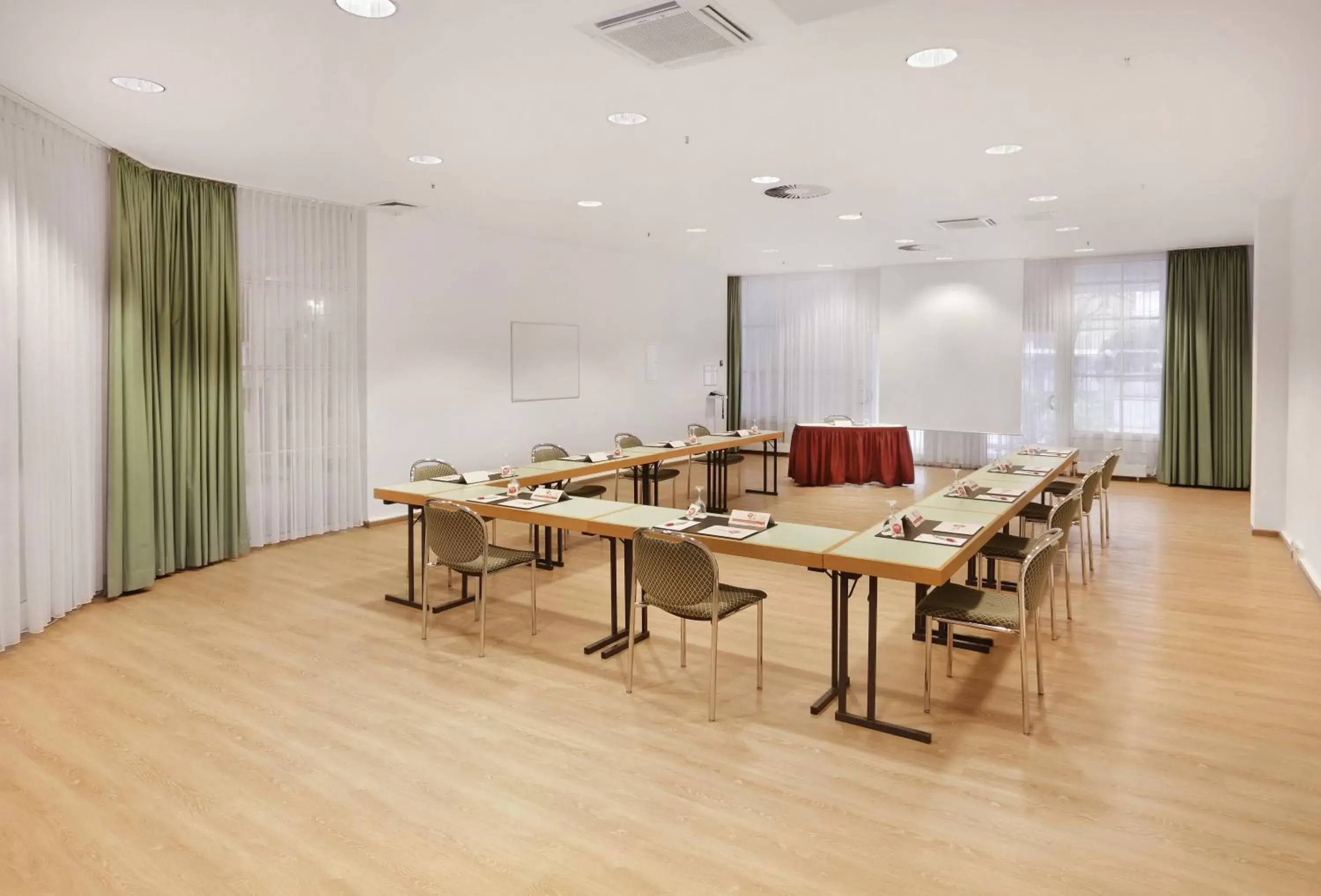 Meeting/conference room in ACHAT Hotel Kaiserhof Landshut