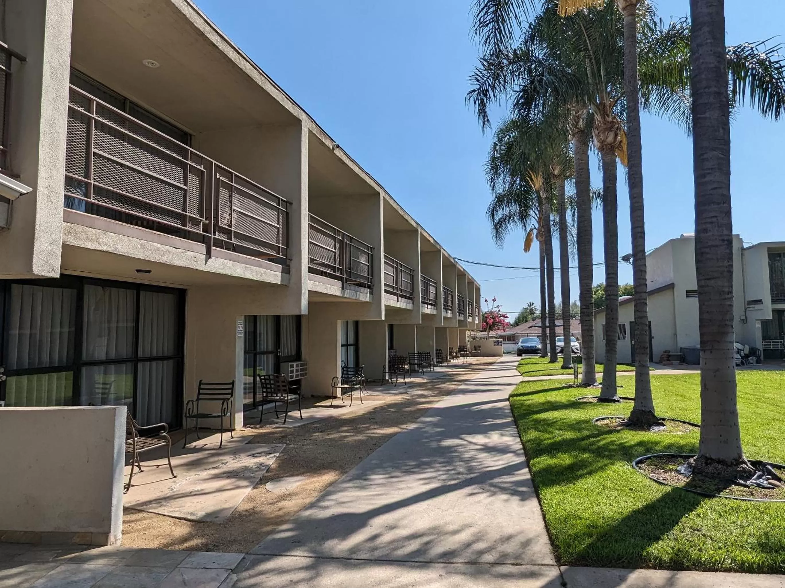 Property building in Valley Inn