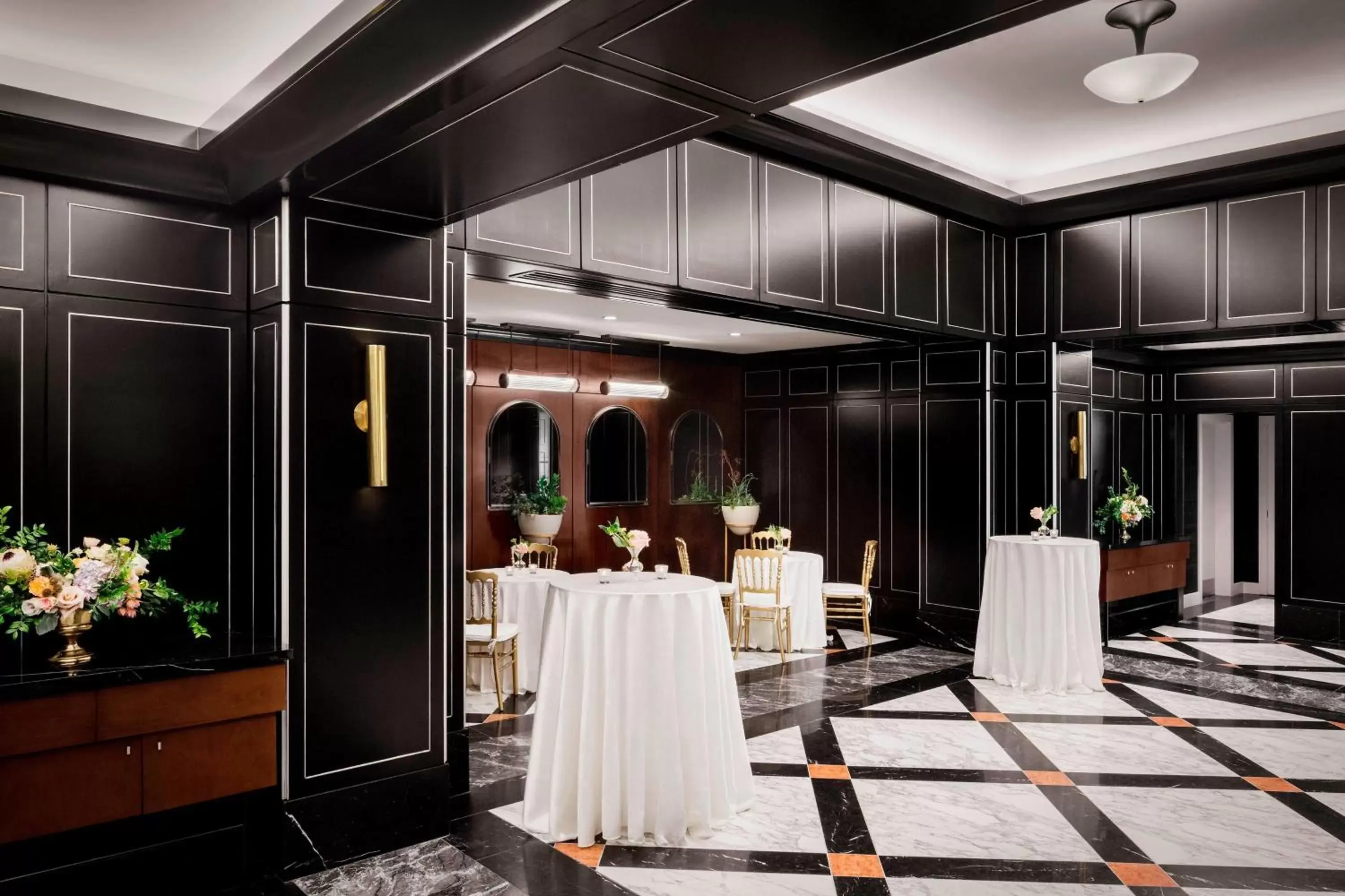 Meeting/conference room, Restaurant/Places to Eat in Perry Lane Hotel, a Luxury Collection Hotel, Savannah