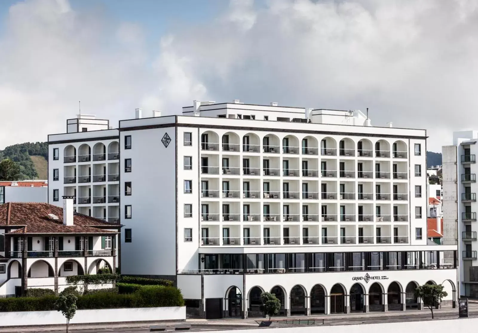 Facade/entrance, Property Building in Grand Hotel Açores Atlântico