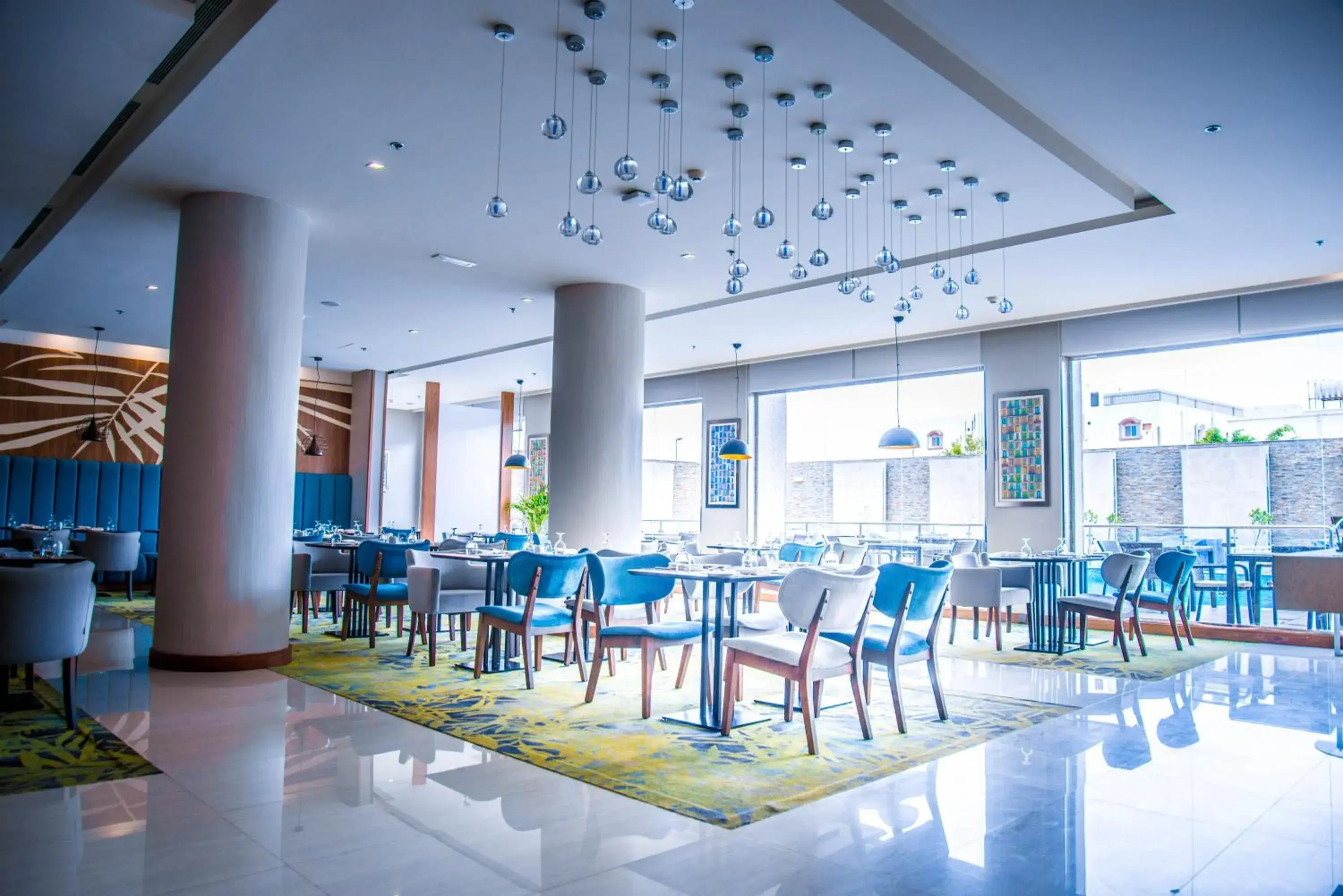 Restaurant/places to eat in Novotel Yanbu Albahr