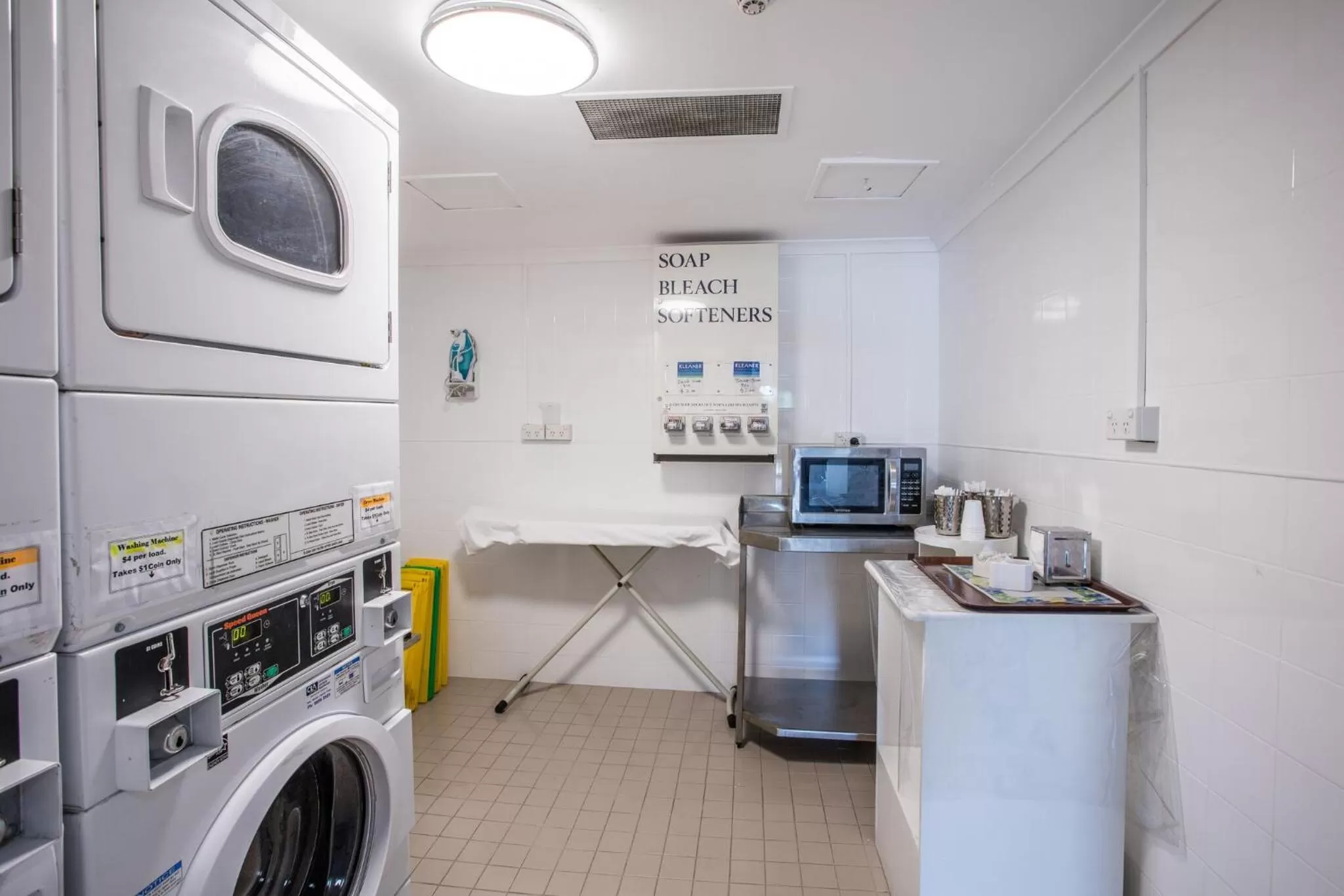 Communal kitchen in Arena Hotel (formerly Sleep Express Motel)