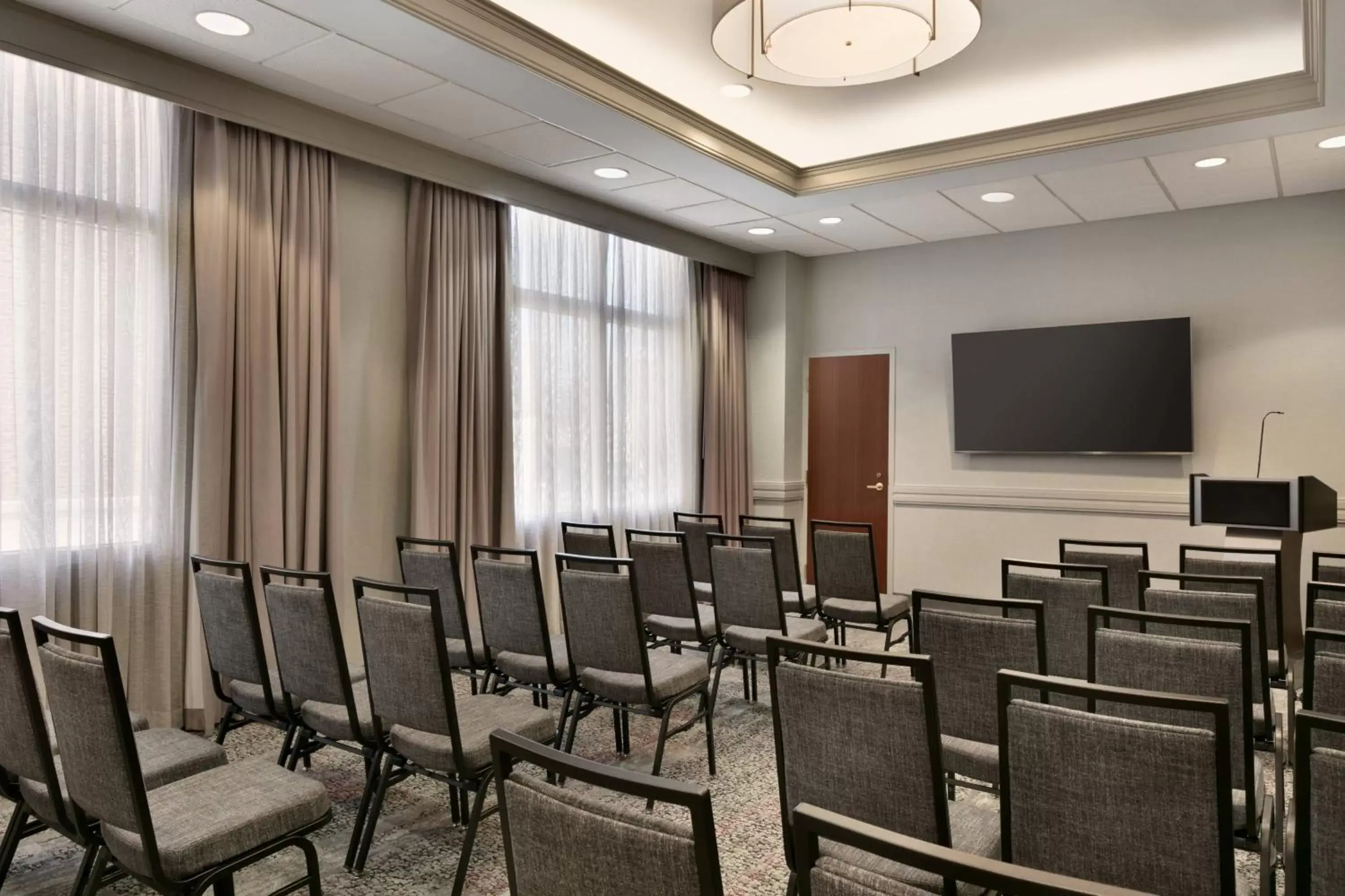 Meeting/conference room in Courtyard by Marriott Tysons McLean