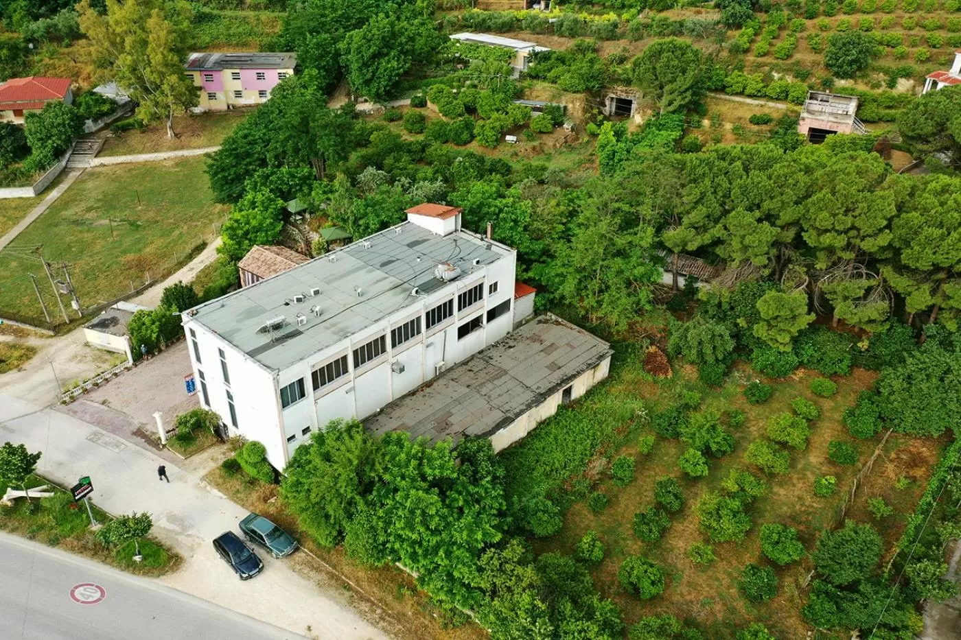 Property building in "Frogs House" Hotel & Restorant Slow Food