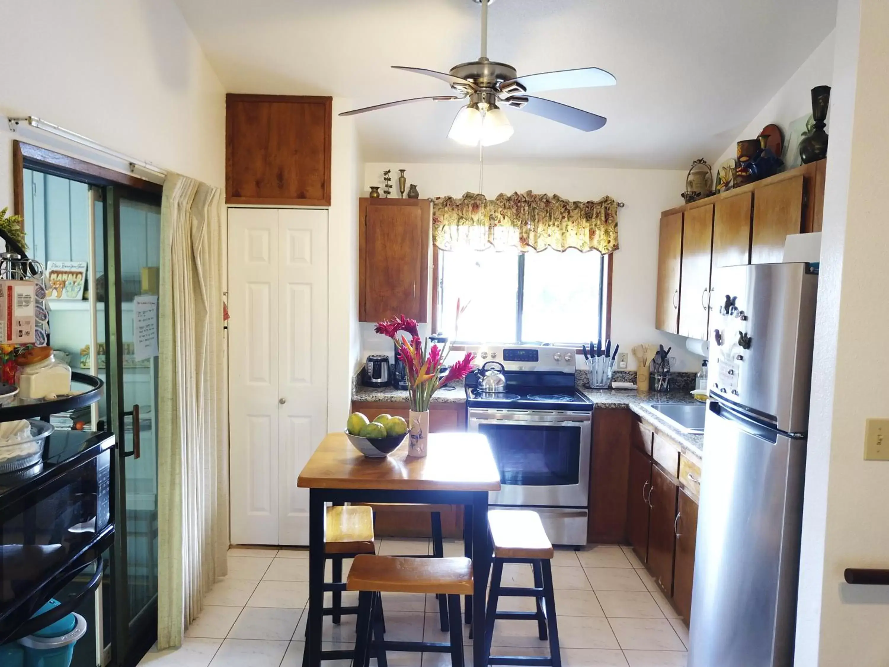 Kitchen/Kitchenette in Hawaiian Ohana Home