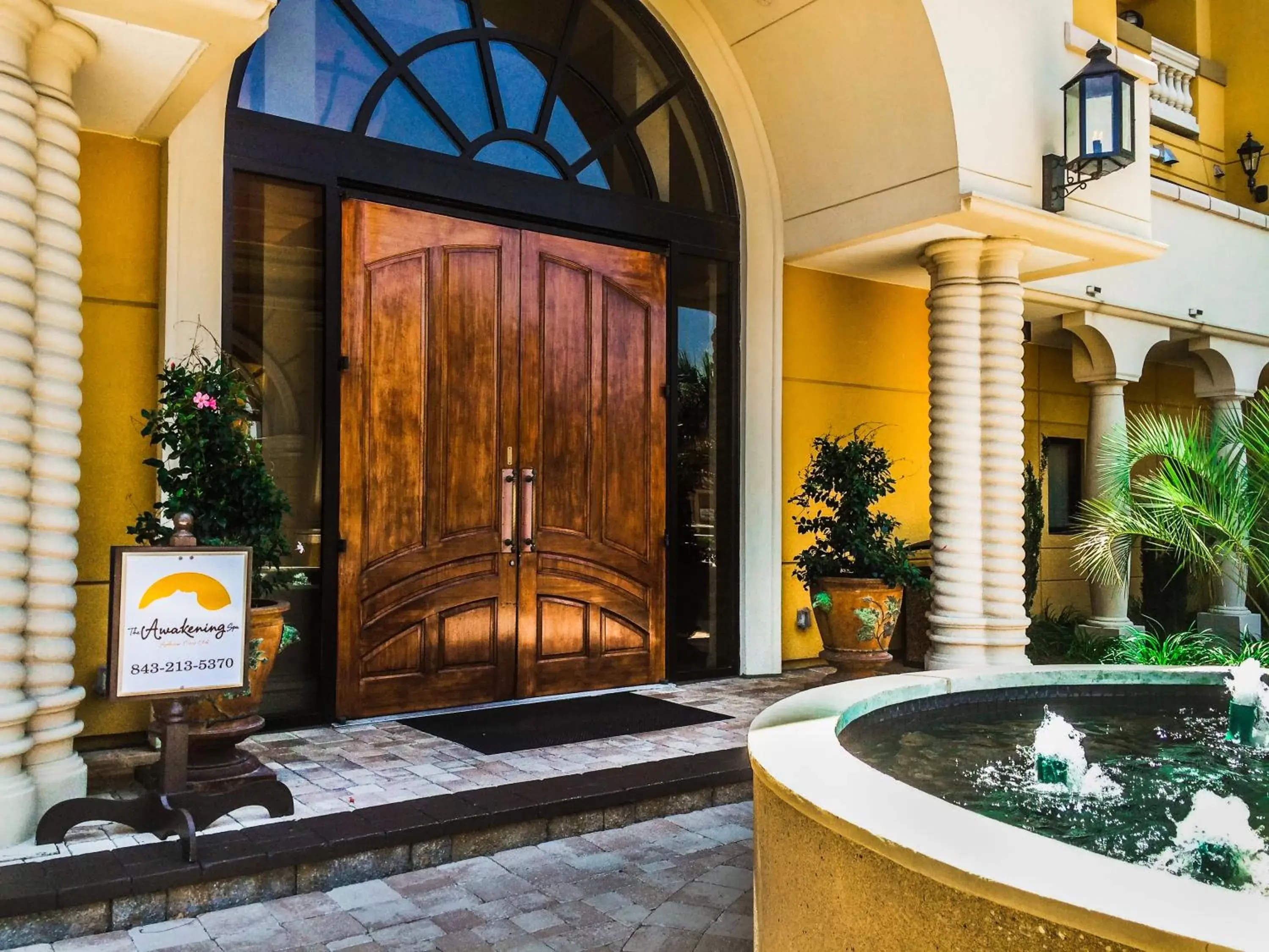 Facade/entrance in Anderson Ocean Club and Spa by Oceana Resorts