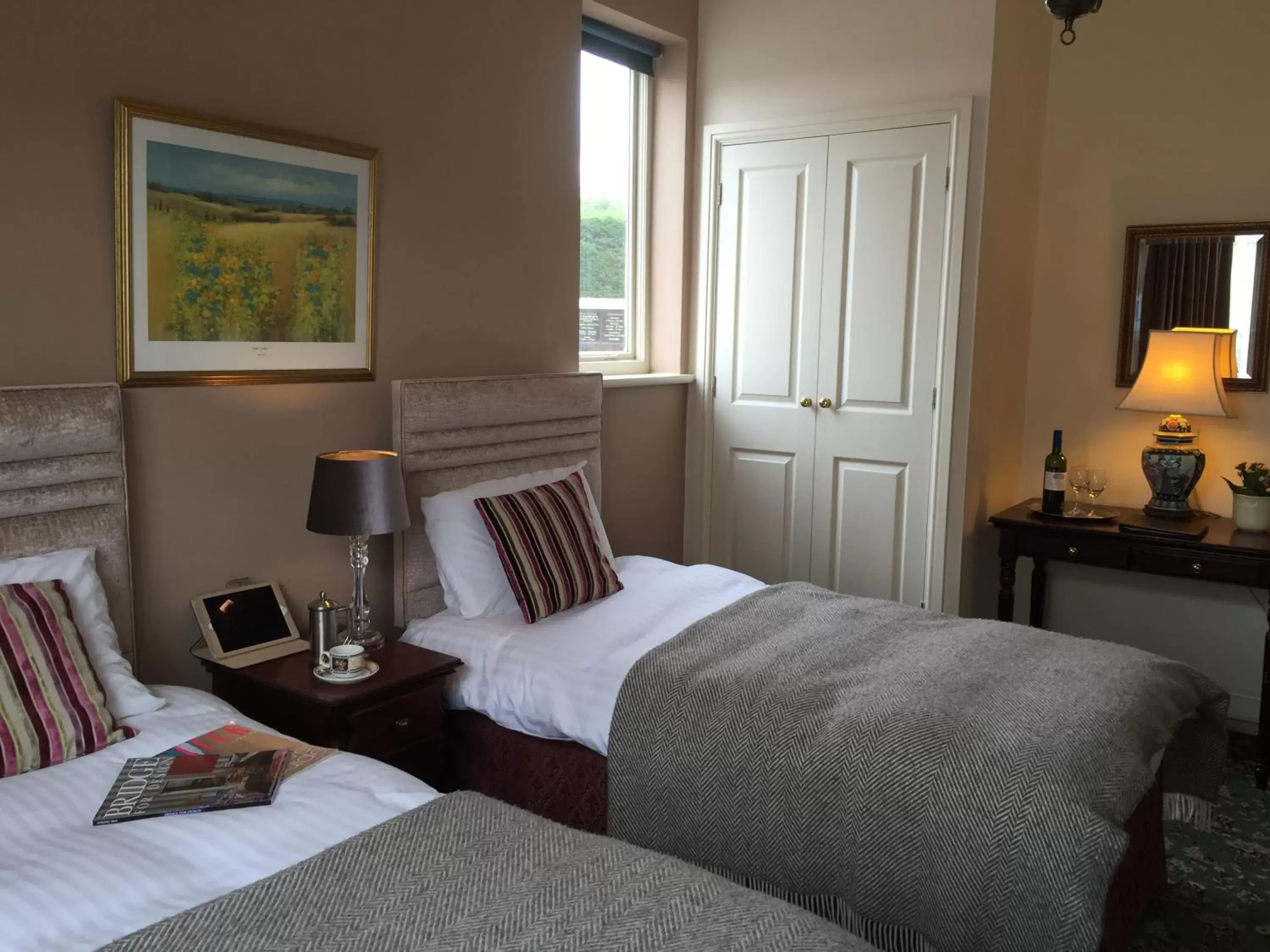 Twin Room in Taunton House Hotel Twin Room in Taunton House Hotel