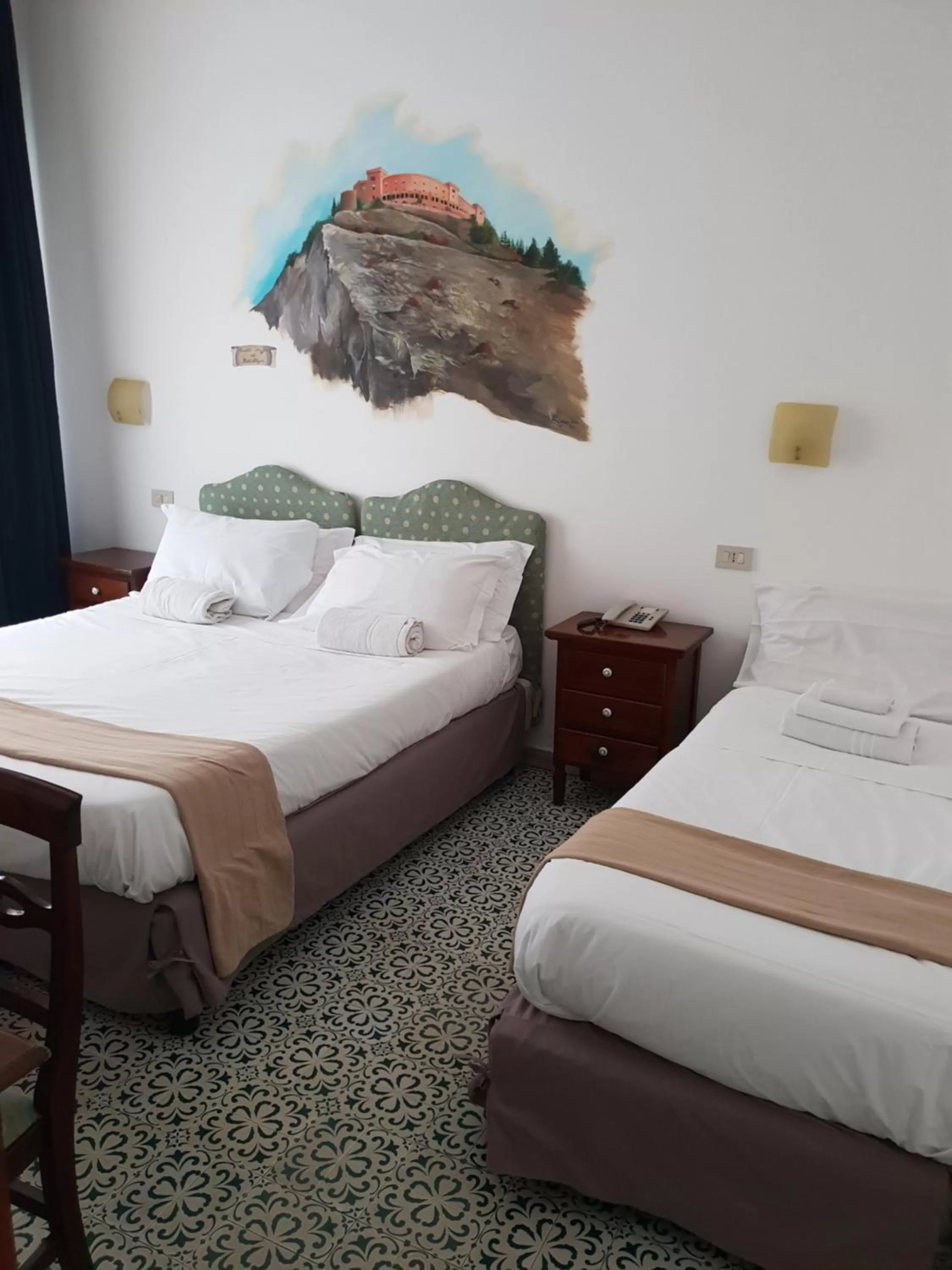 Photo of the whole room, Bed in Hotel Elite Palermo Centro