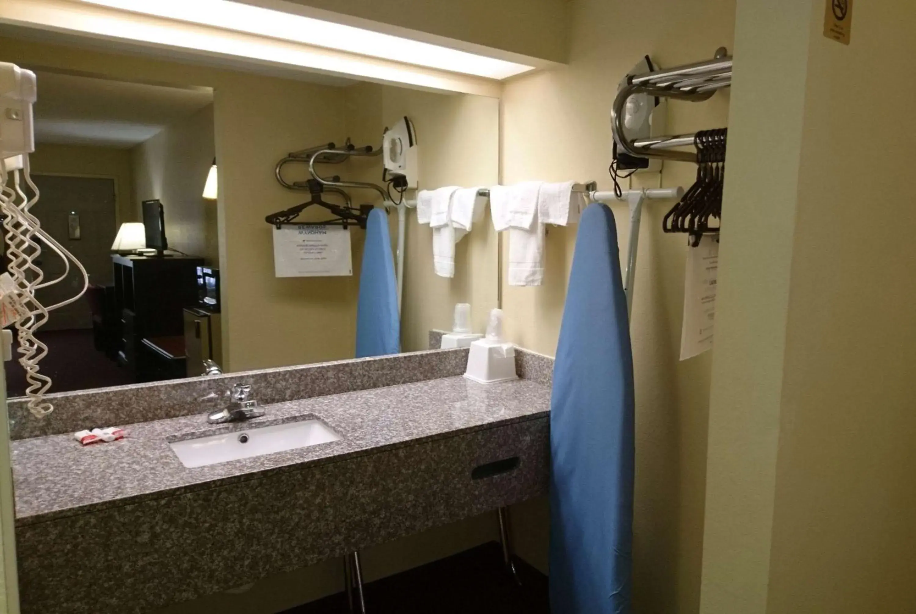 Photo of the whole room, Bathroom in Travelodge by Wyndham Knoxville East