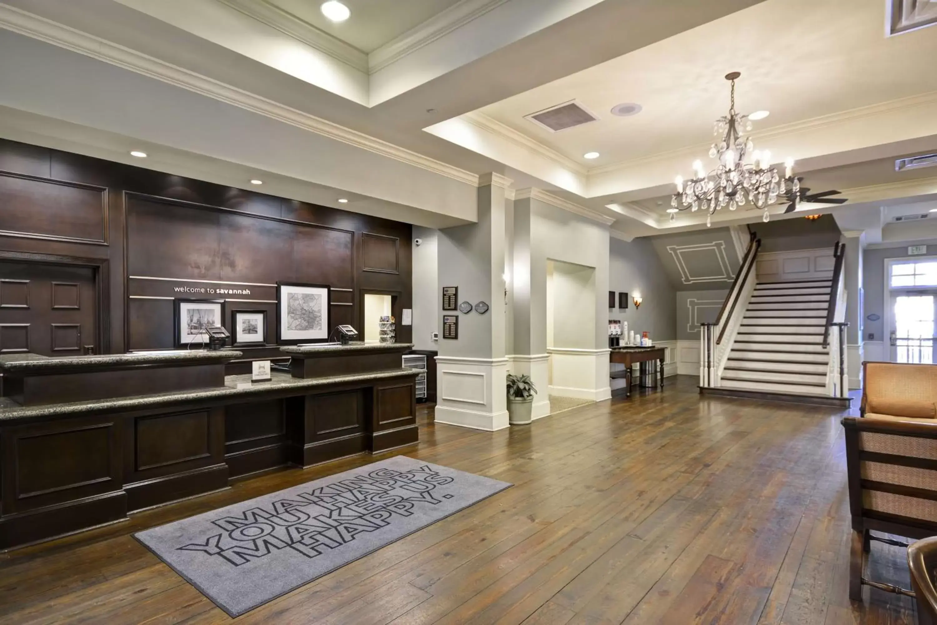 Lobby or reception, Kitchen/Kitchenette in Hampton Inn & Suites Savannah Historic District