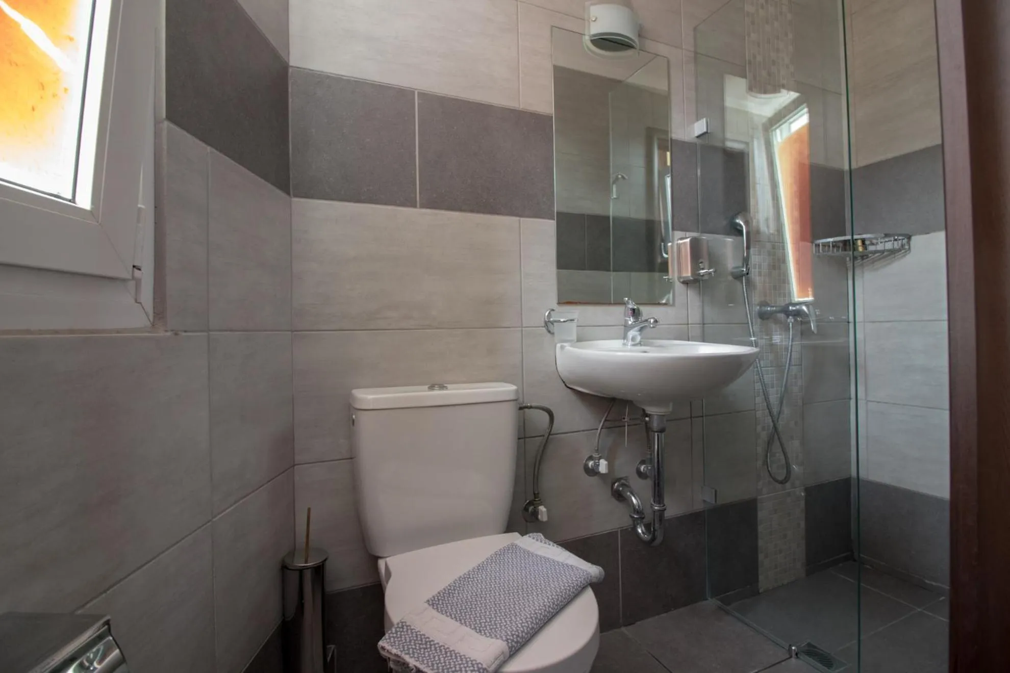 Shower in Cosmopolit