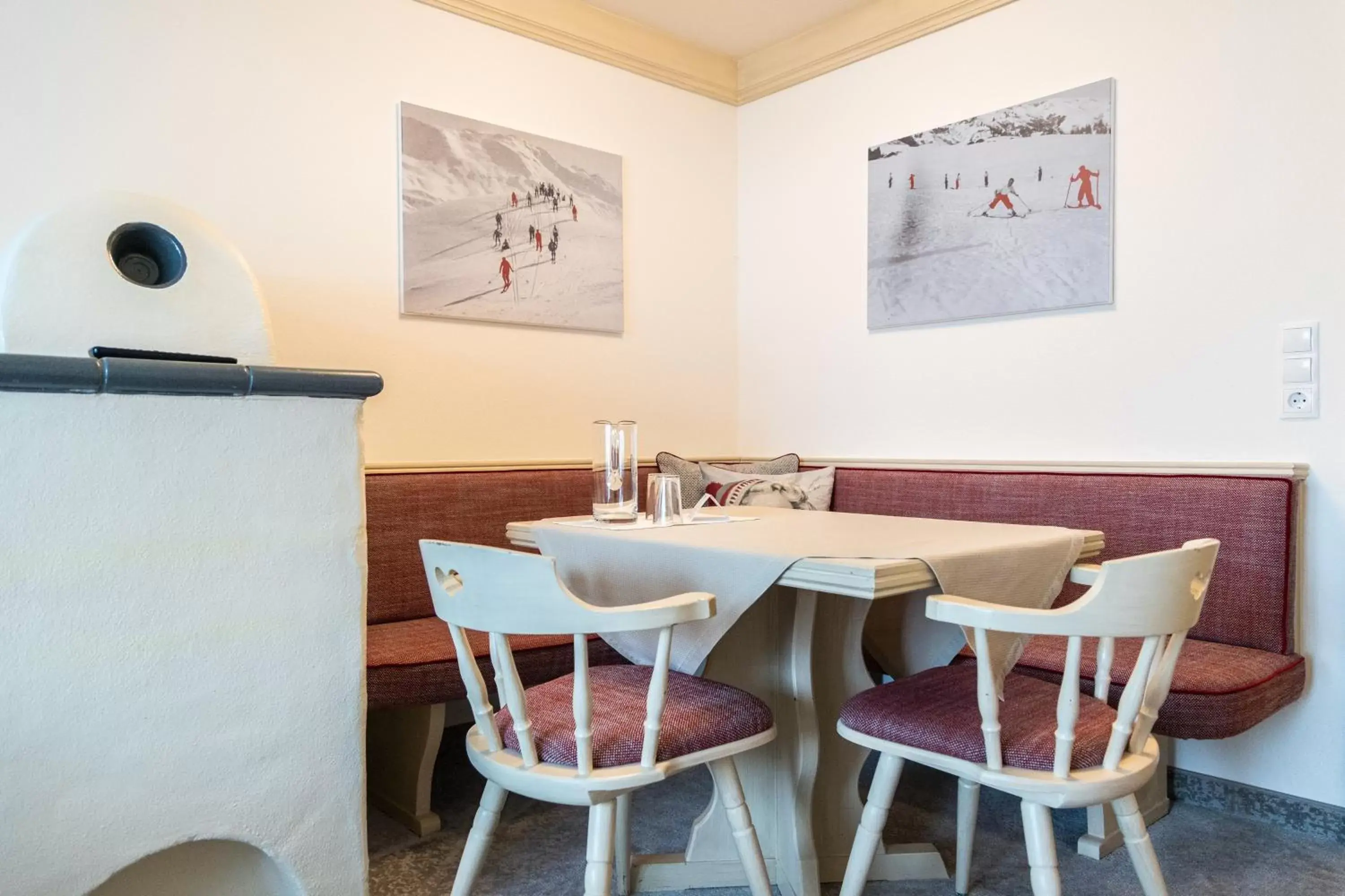 Photo of the whole room, Dining Area in Pfefferkorn's Hotel