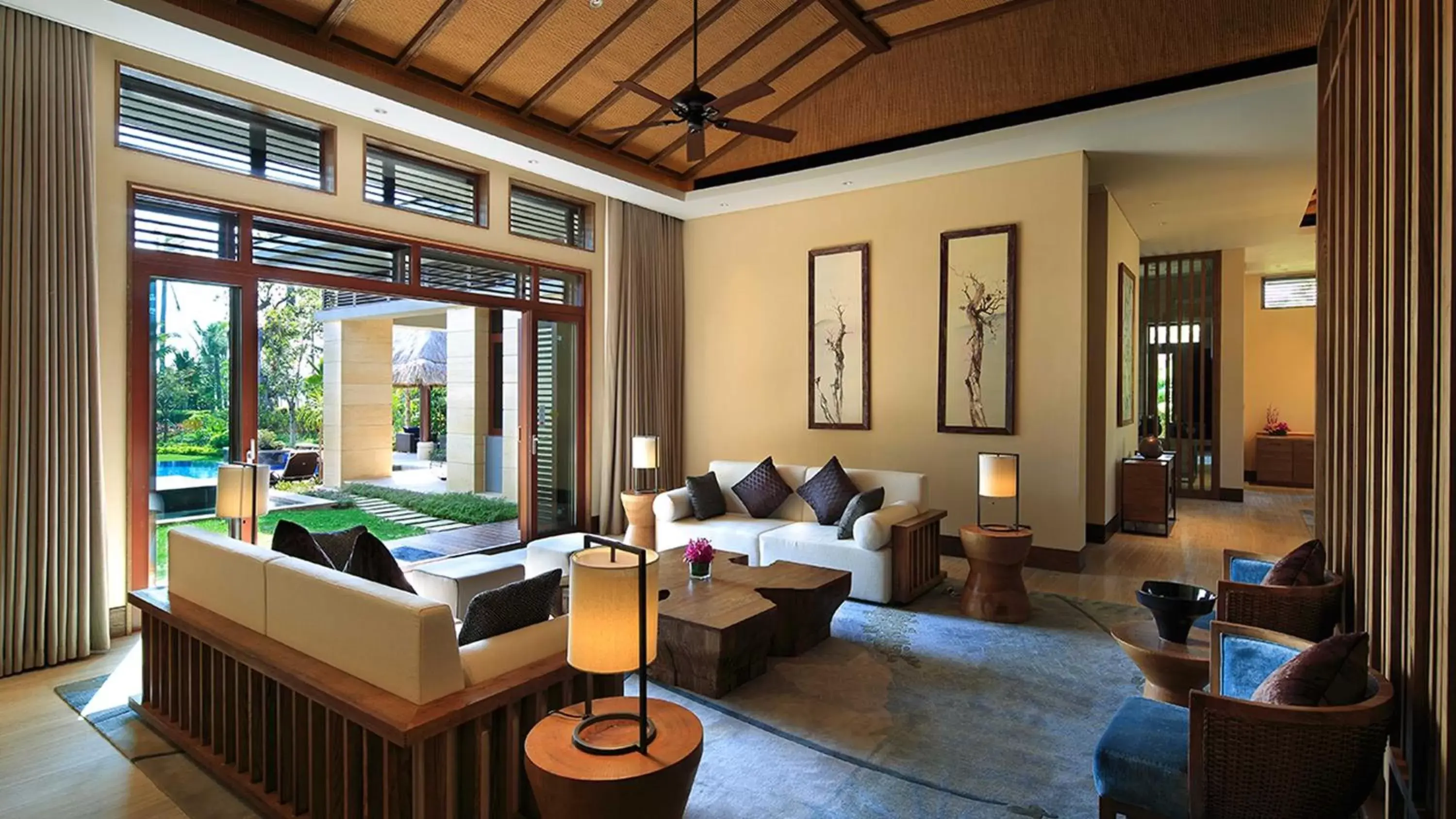Photo of the whole room, Lounge/Bar in InterContinental Sanya Haitang Bay Resort, an IHG Hotel