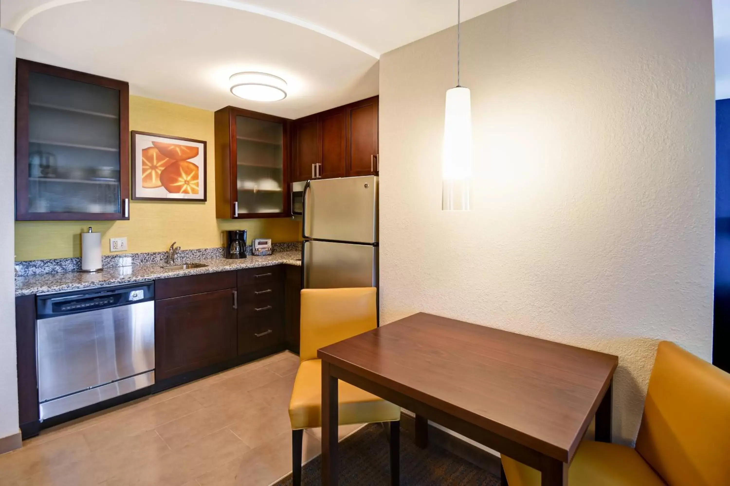 Kitchen or kitchenette, Kitchen/Kitchenette in Residence Inn by Marriott Springfield Chicopee