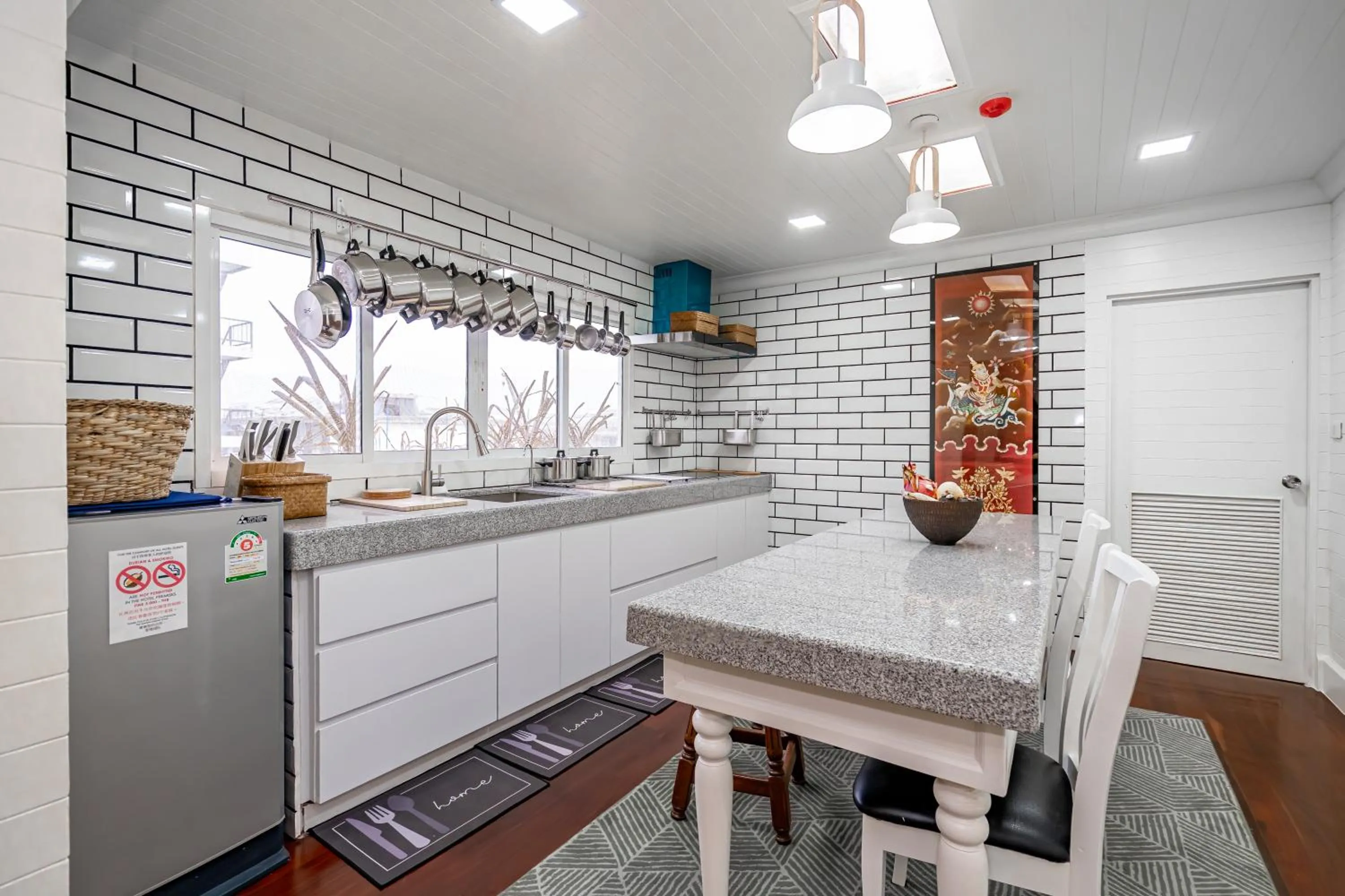 Kitchen or kitchenette in The Color Kata