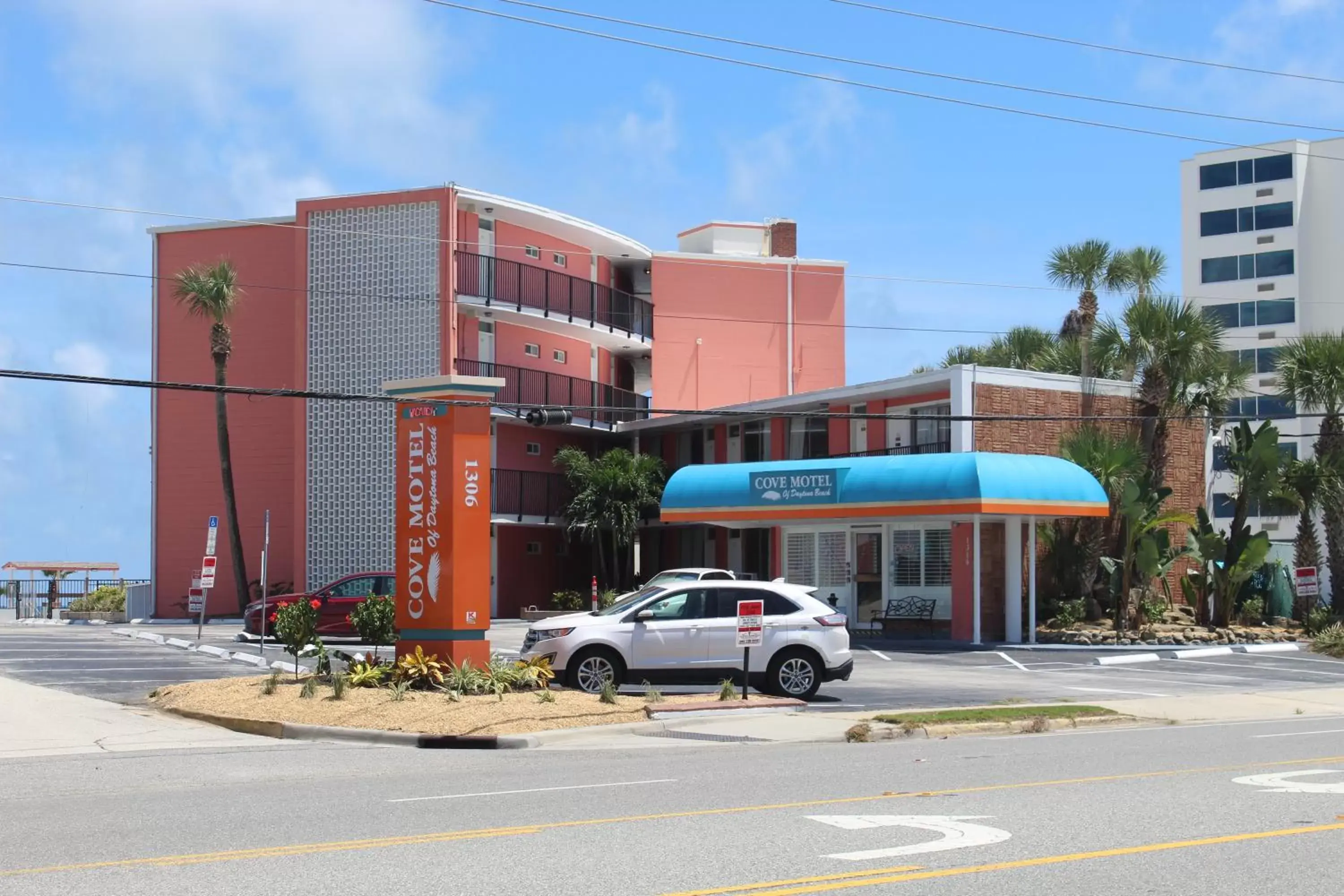 Property Building in Cove Motel Oceanfront