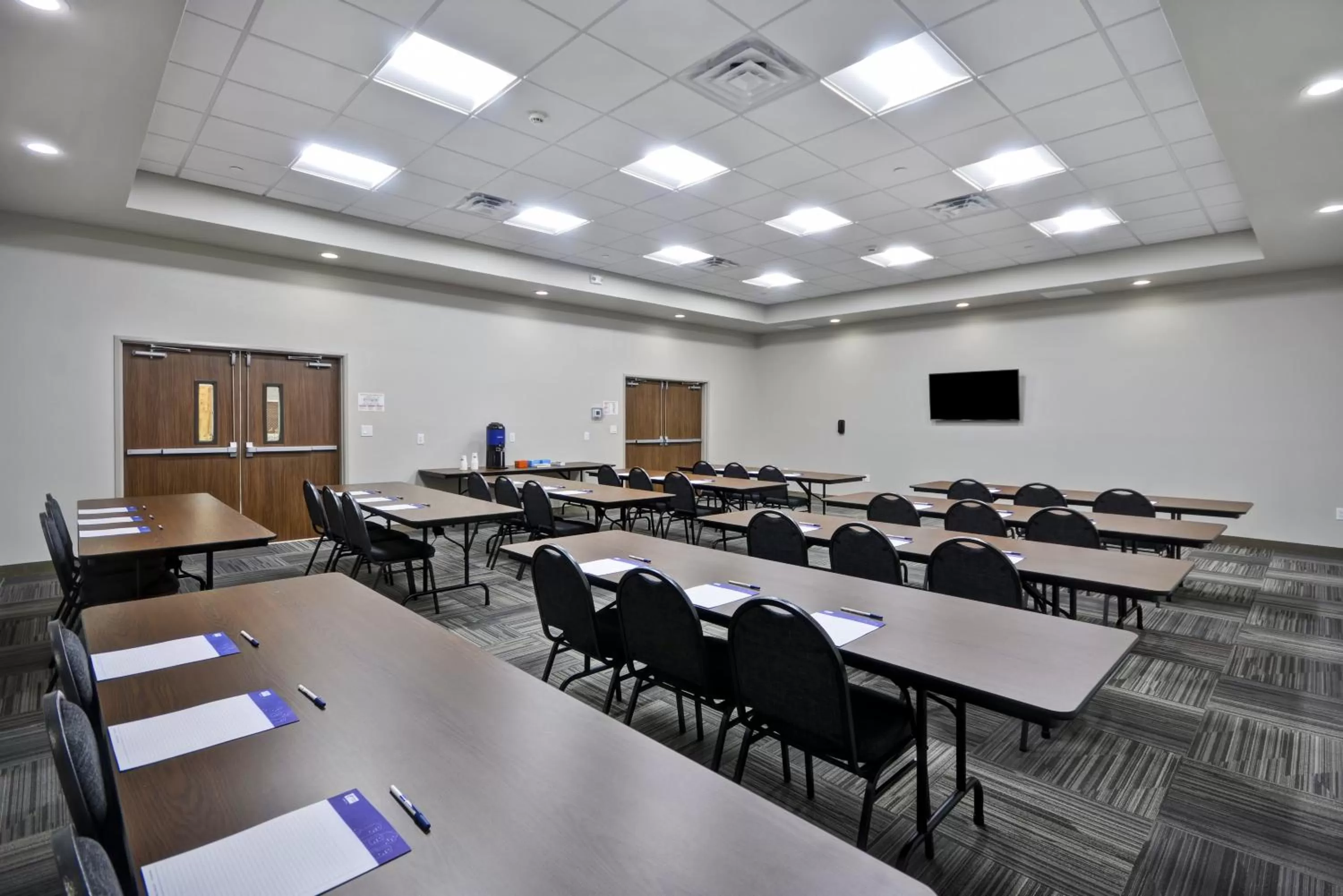 Meeting/conference room in Holiday Inn Express & Suites - Houston NASA - Boardwalk Area by IHG