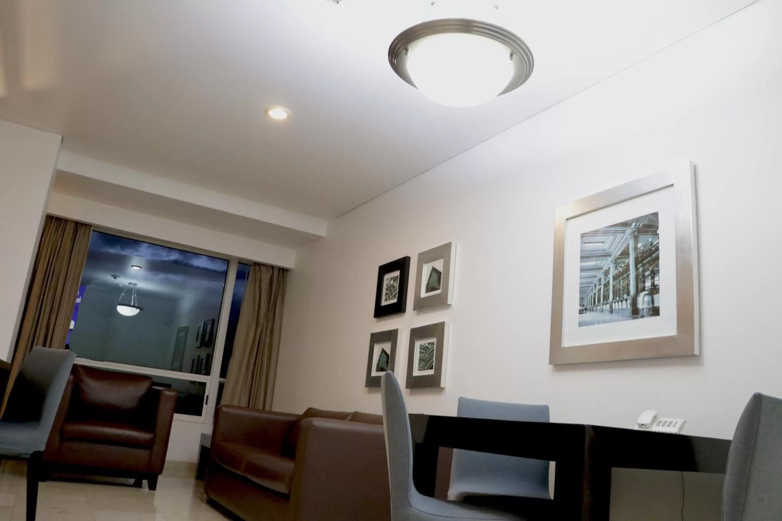 Seating area in Hotel & Suites PF