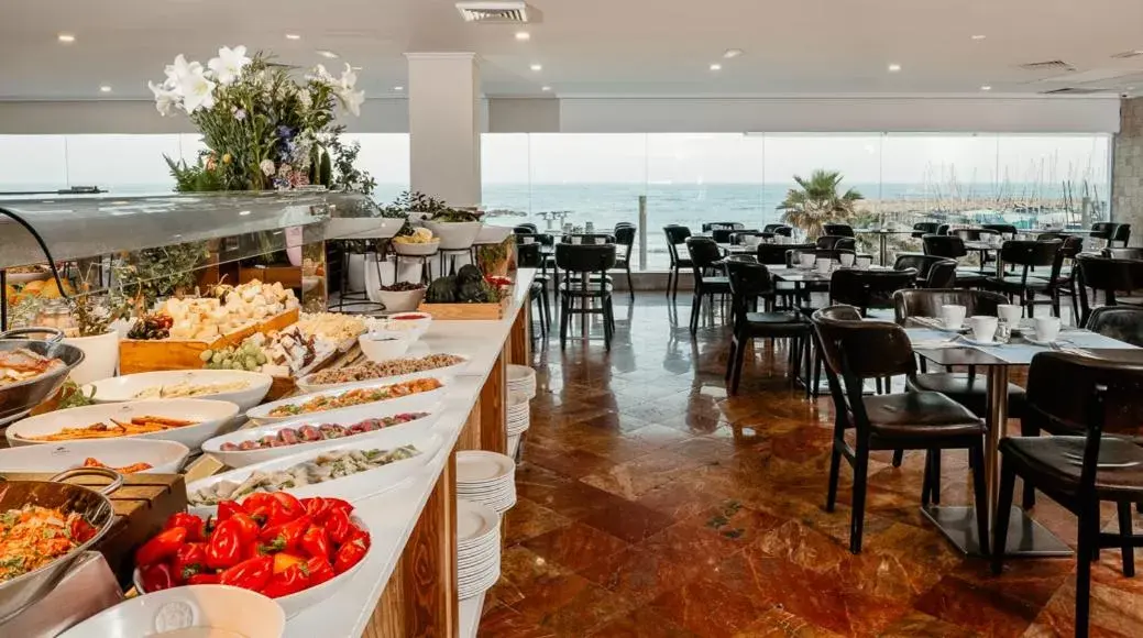 Breakfast, Restaurant/Places to Eat in Crowne Plaza Tel Aviv Beach, an IHG Hotel