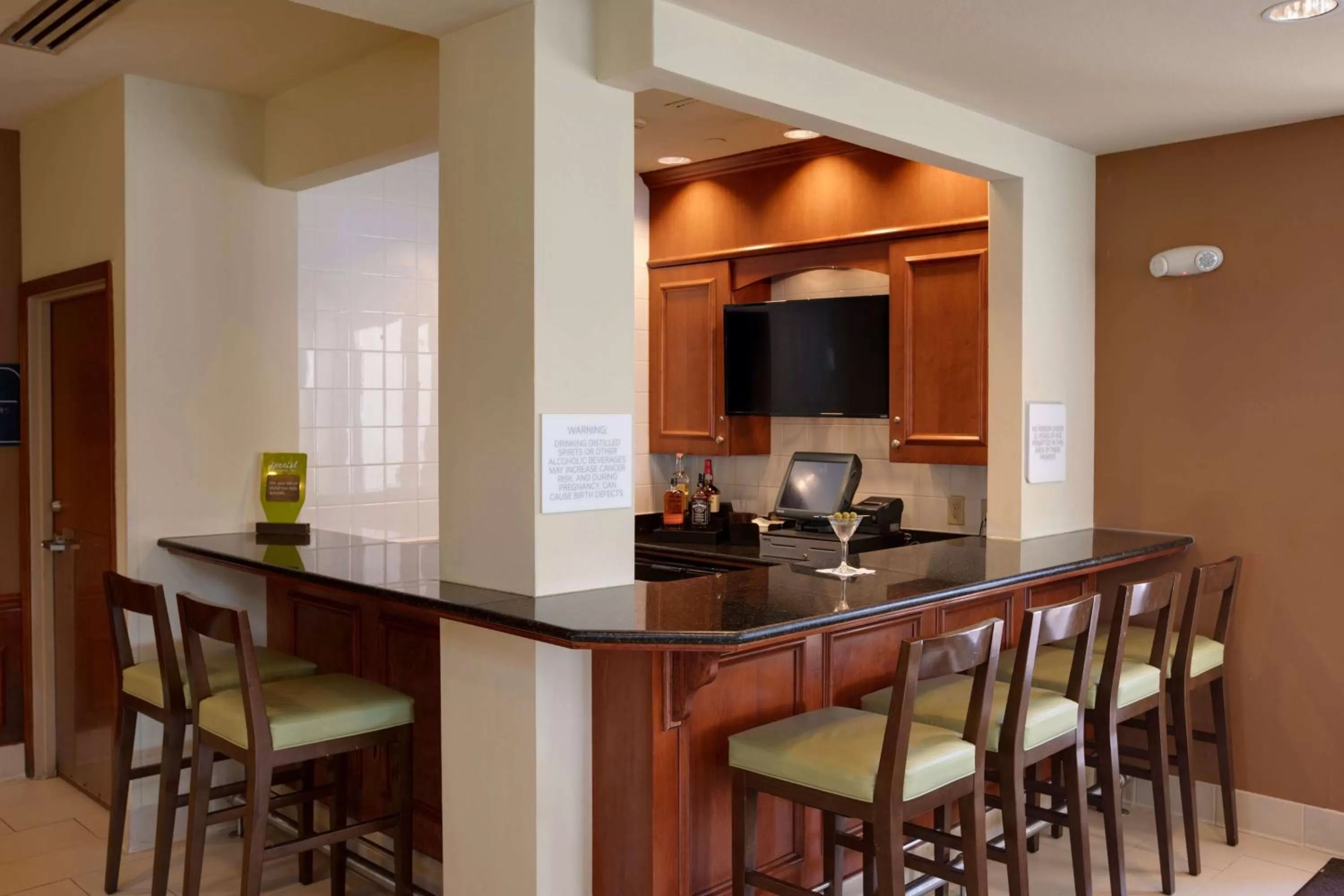 Lounge or bar in Hilton Garden Inn Oklahoma City Airport