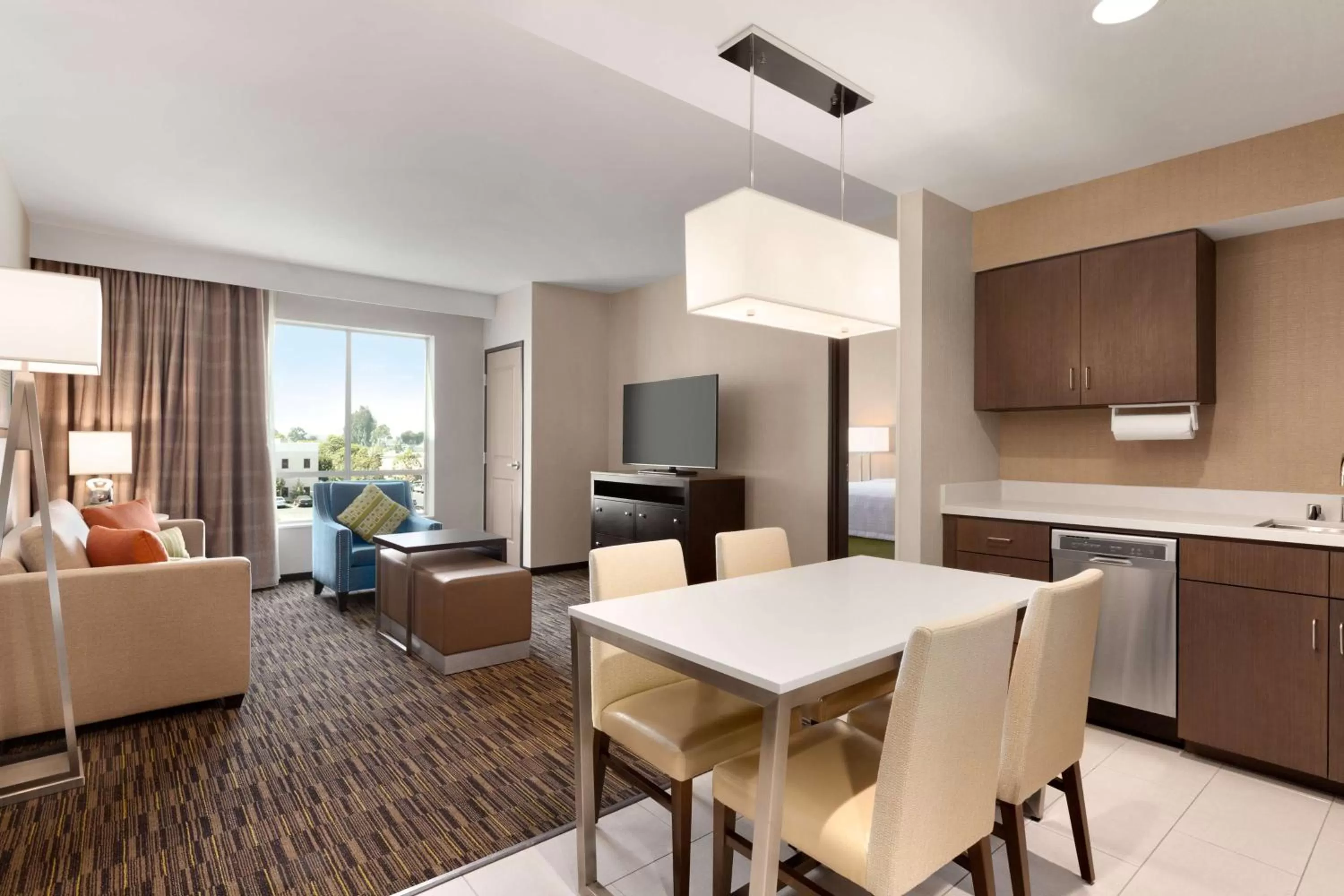 Living room in Homewood Suites By Hilton Irvine John Wayne Airport
