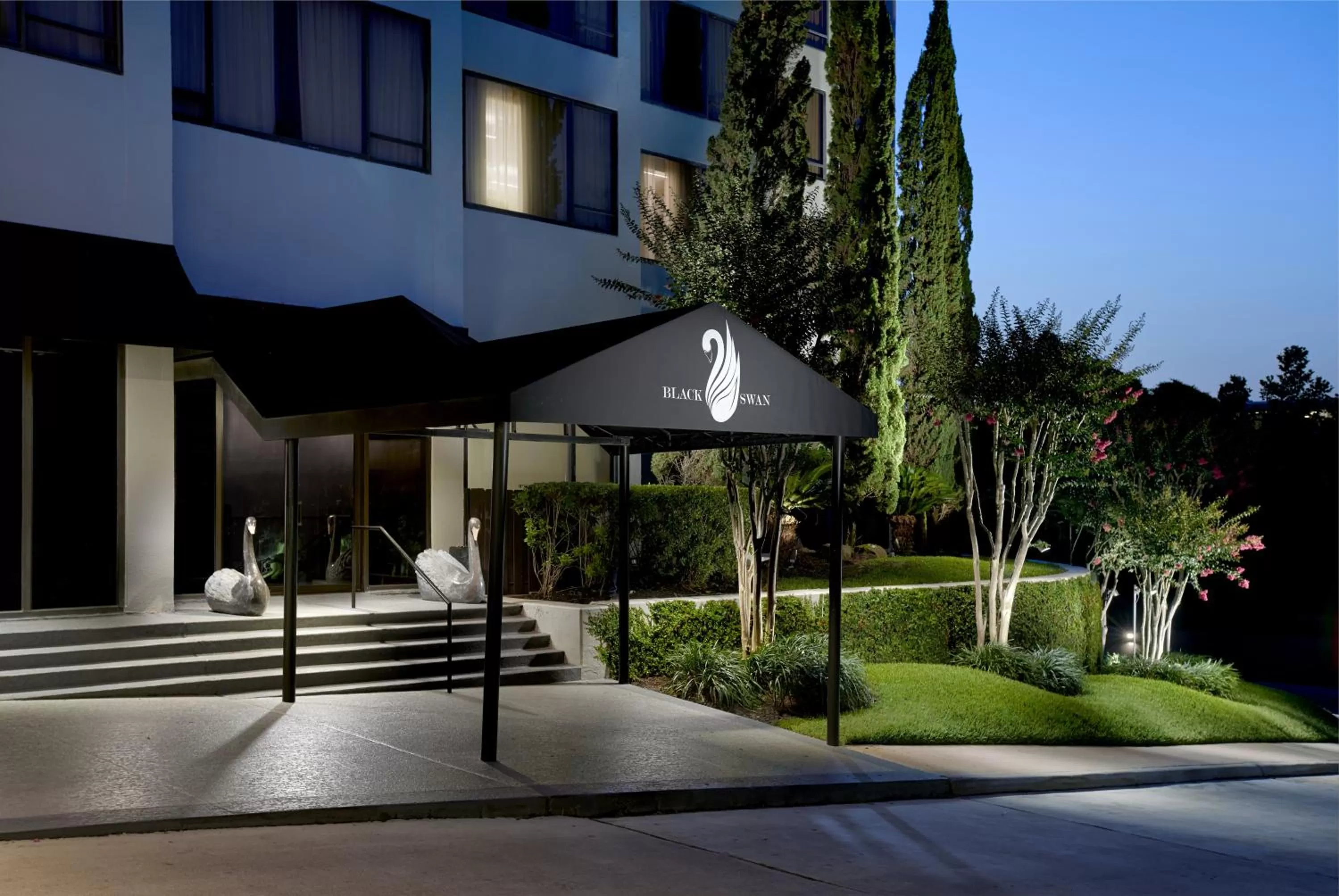 Nightclub / DJ in Omni Houston Hotel